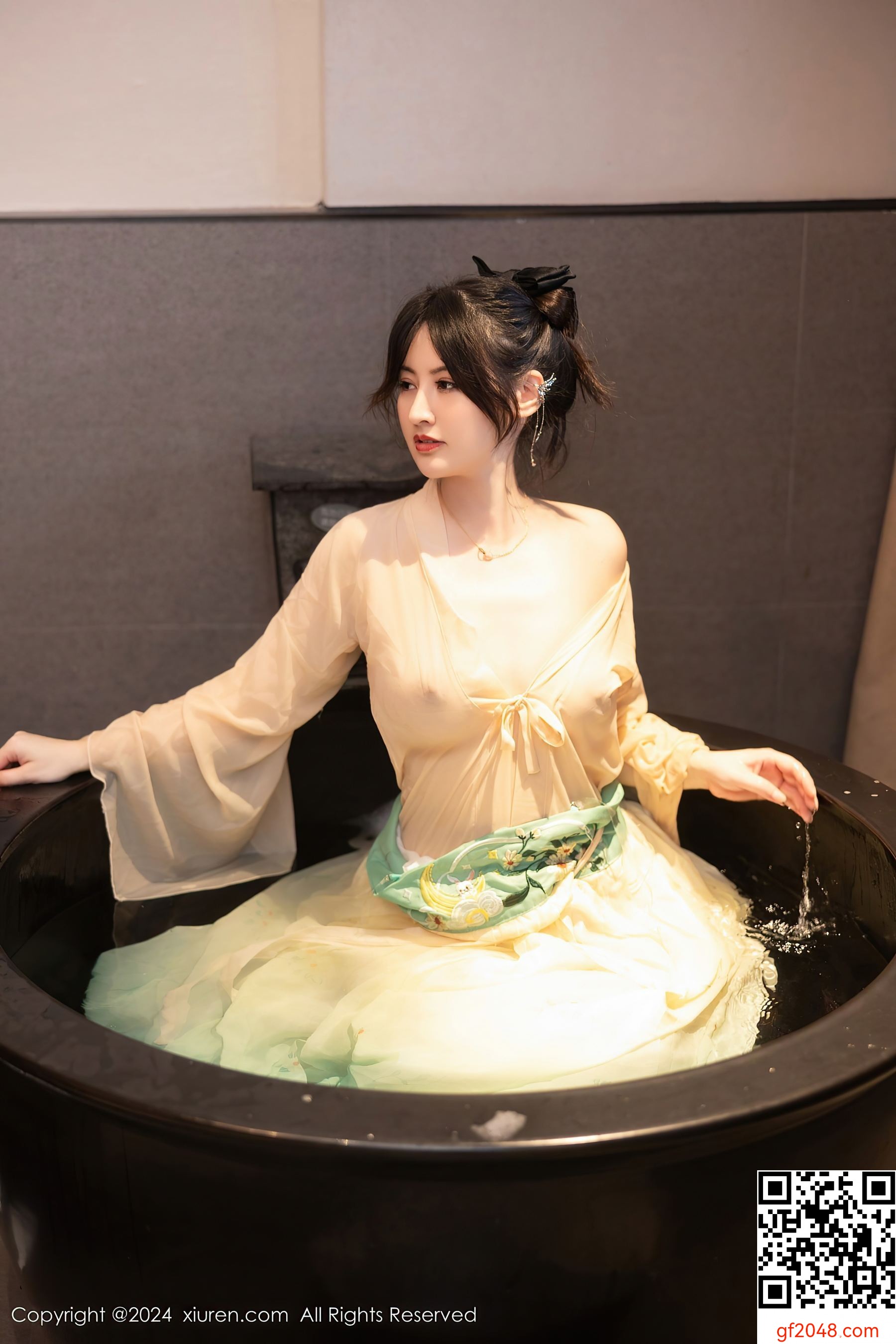 [XiuRen秀人网] No.8128 诗诗kiki 性感美臀
