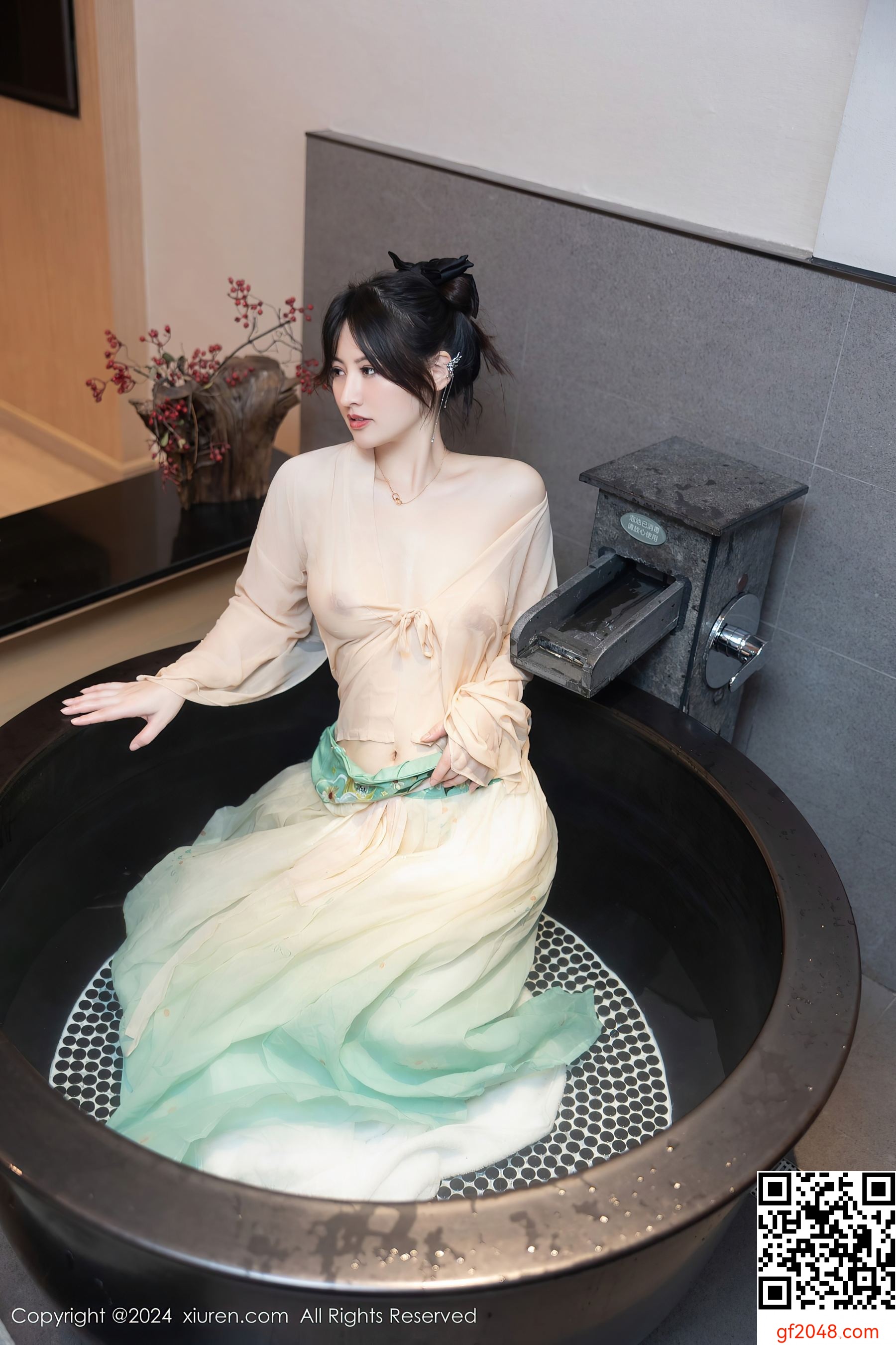 [XiuRen秀人网] No.8128 诗诗kiki 性感美臀