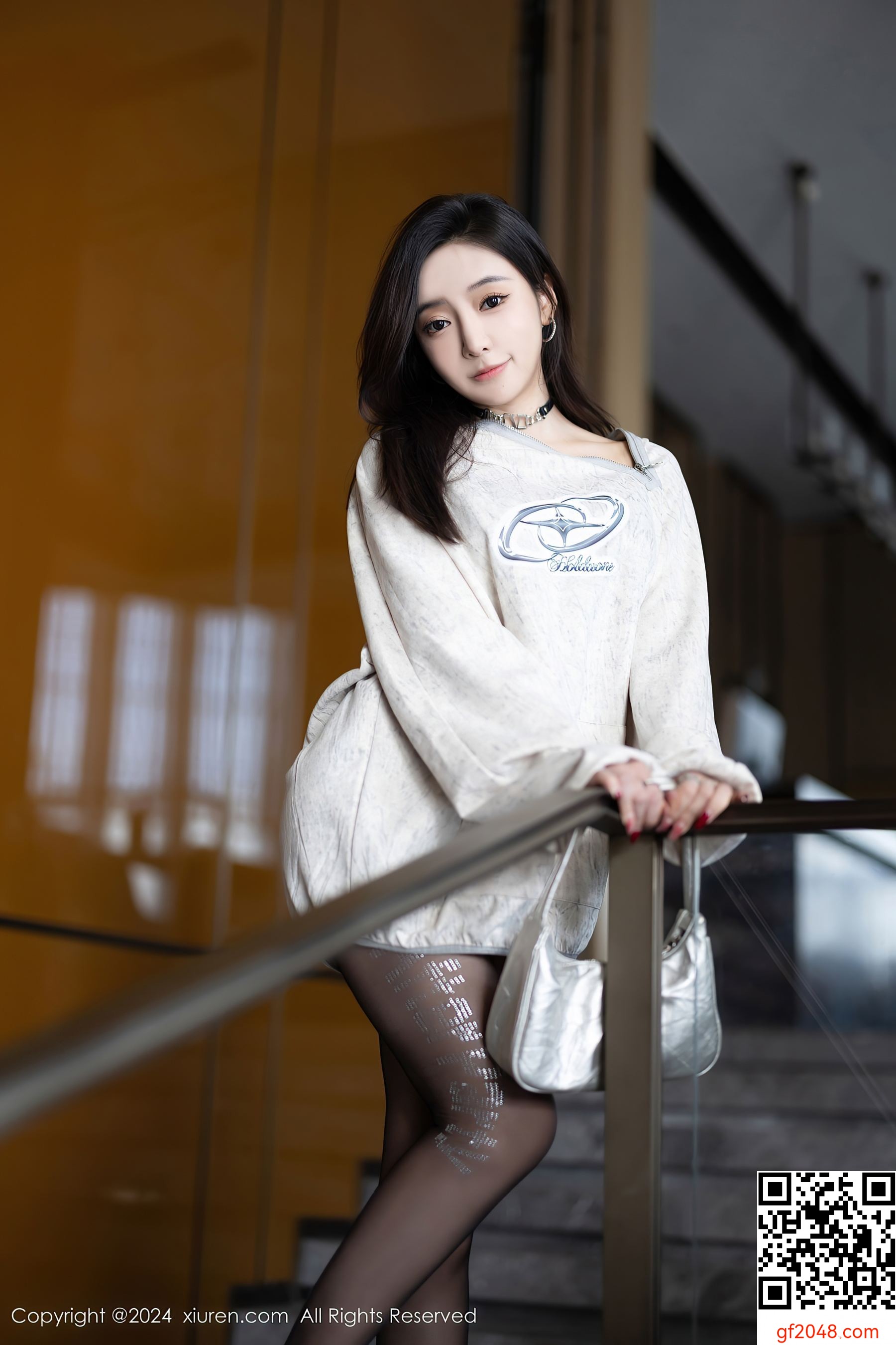[XiuRen秀人网] No.8135 王馨瑶yanni 美腿黑丝