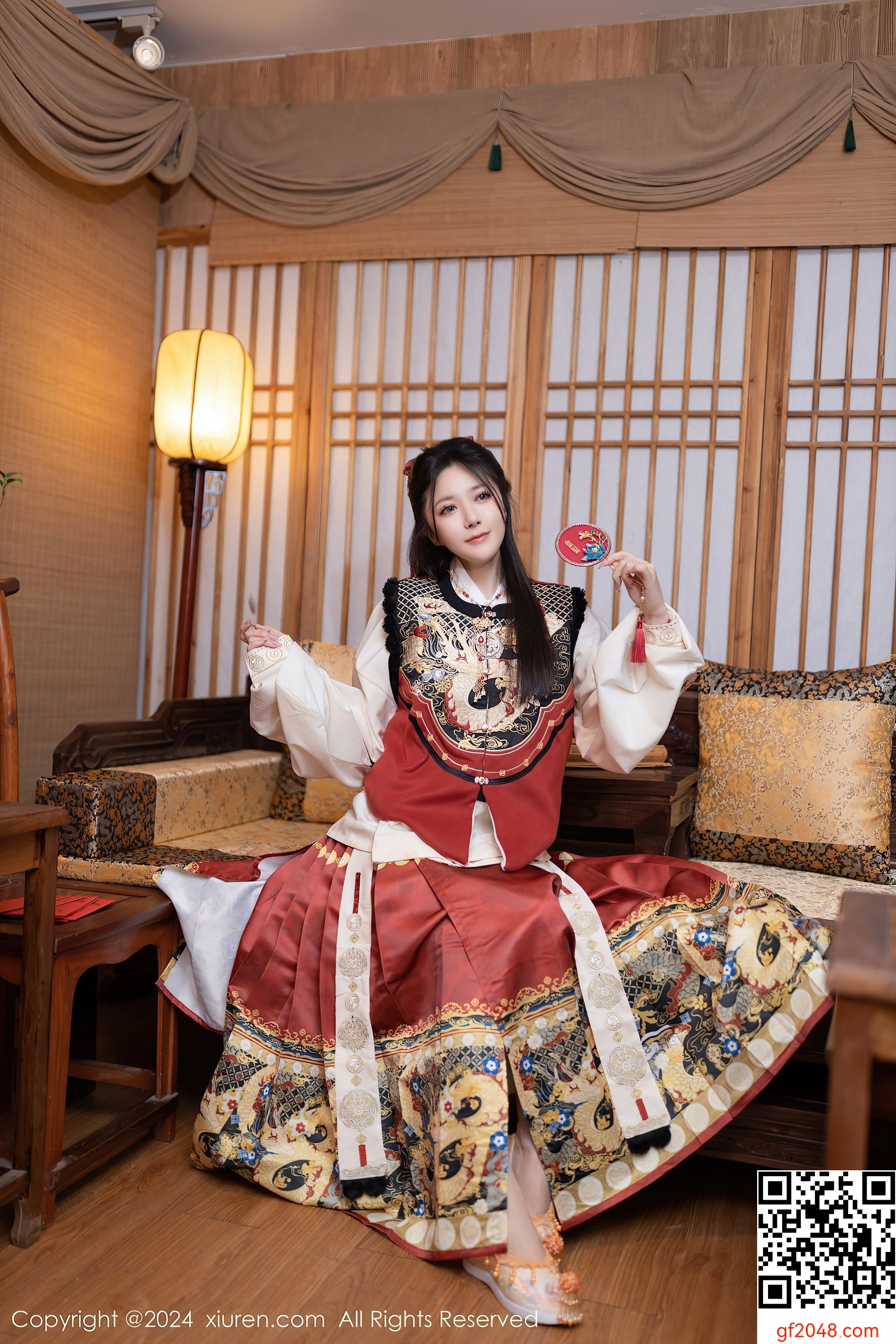 [XiuRen秀人网] No.8095 鱼子酱Fish 美腿妩媚