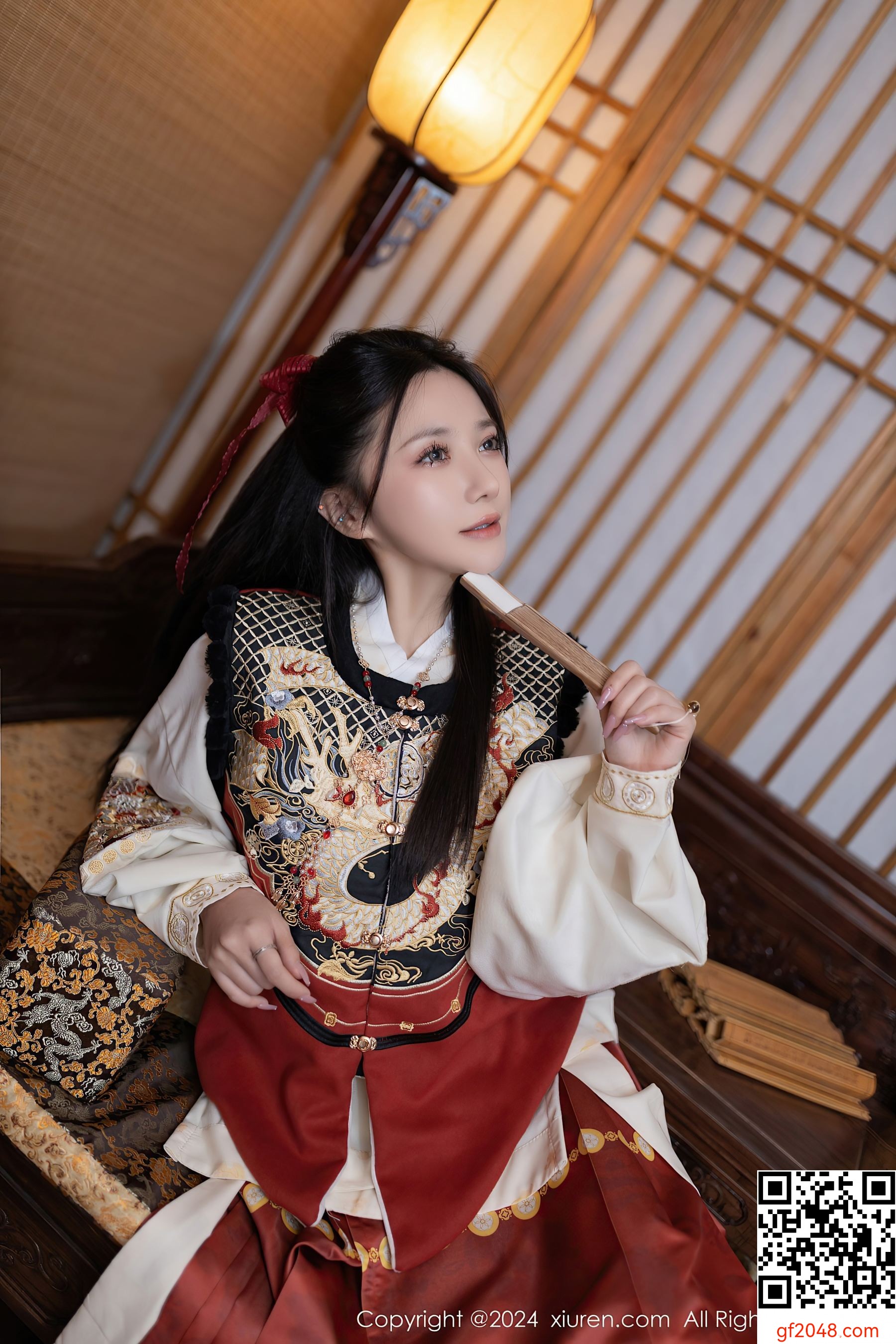 [XiuRen秀人网] No.8095 鱼子酱Fish 美腿妩媚