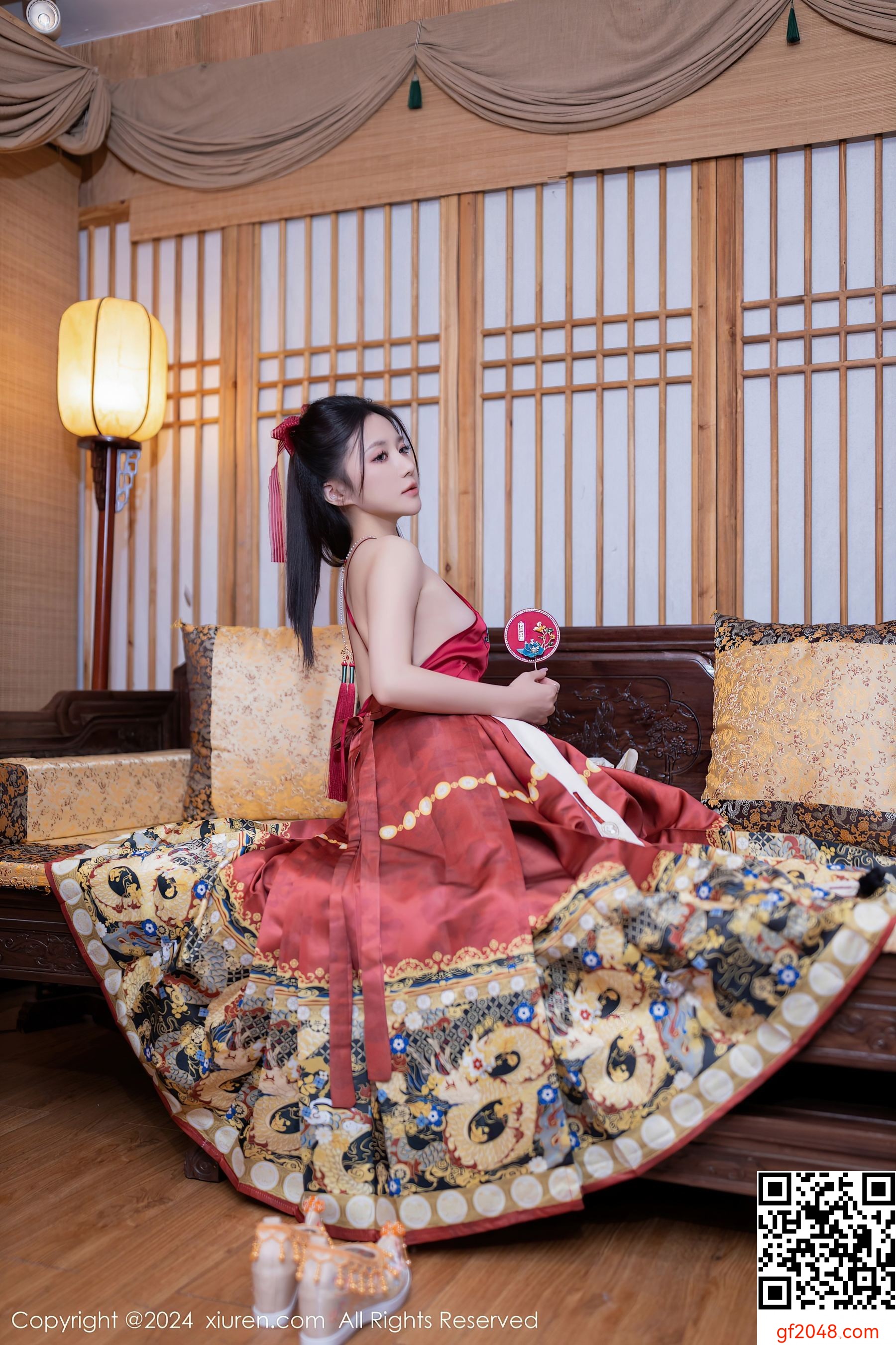 [XiuRen秀人网] No.8095 鱼子酱Fish 美腿妩媚