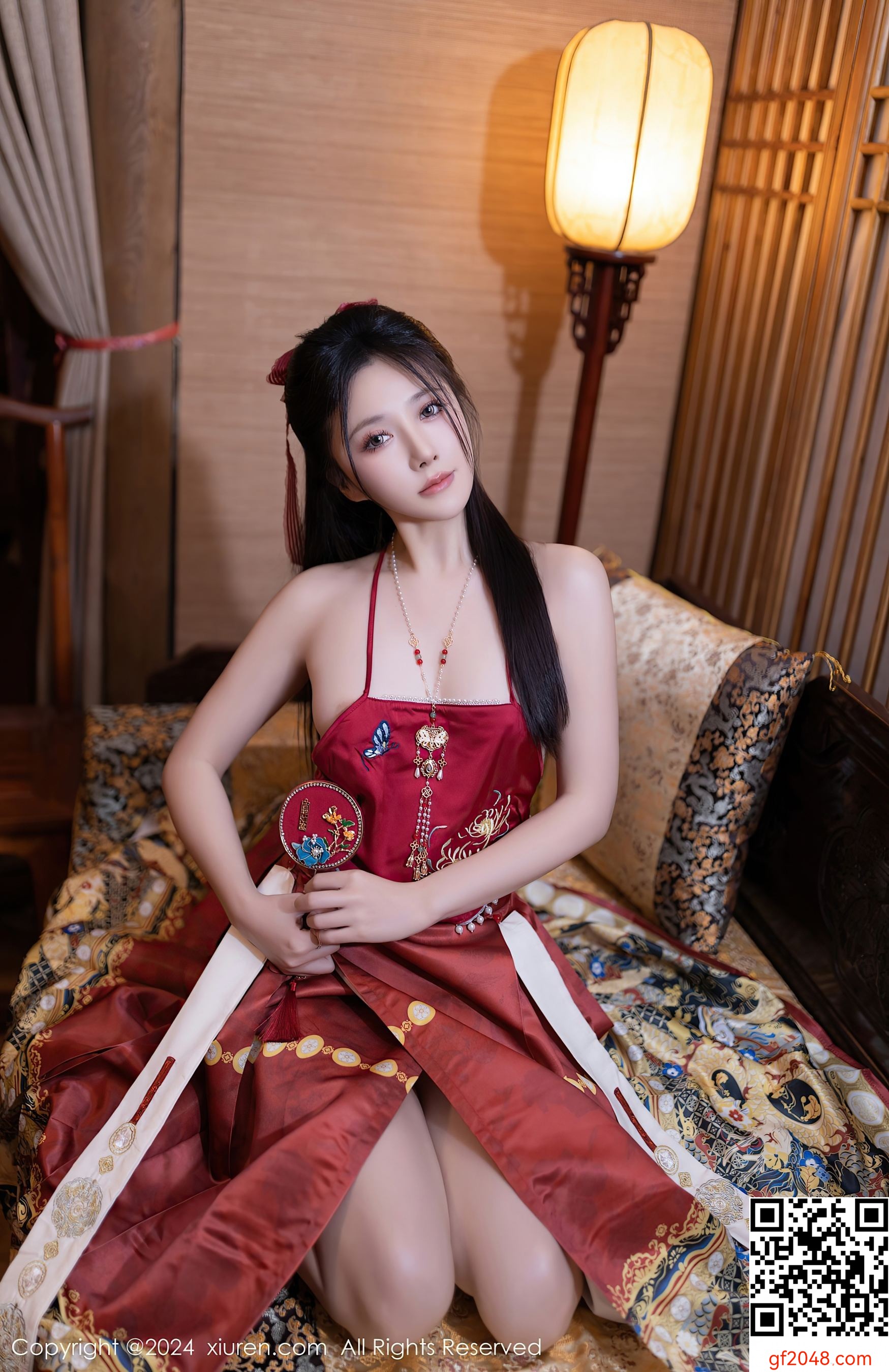 [XiuRen秀人网] No.8095 鱼子酱Fish 美腿妩媚