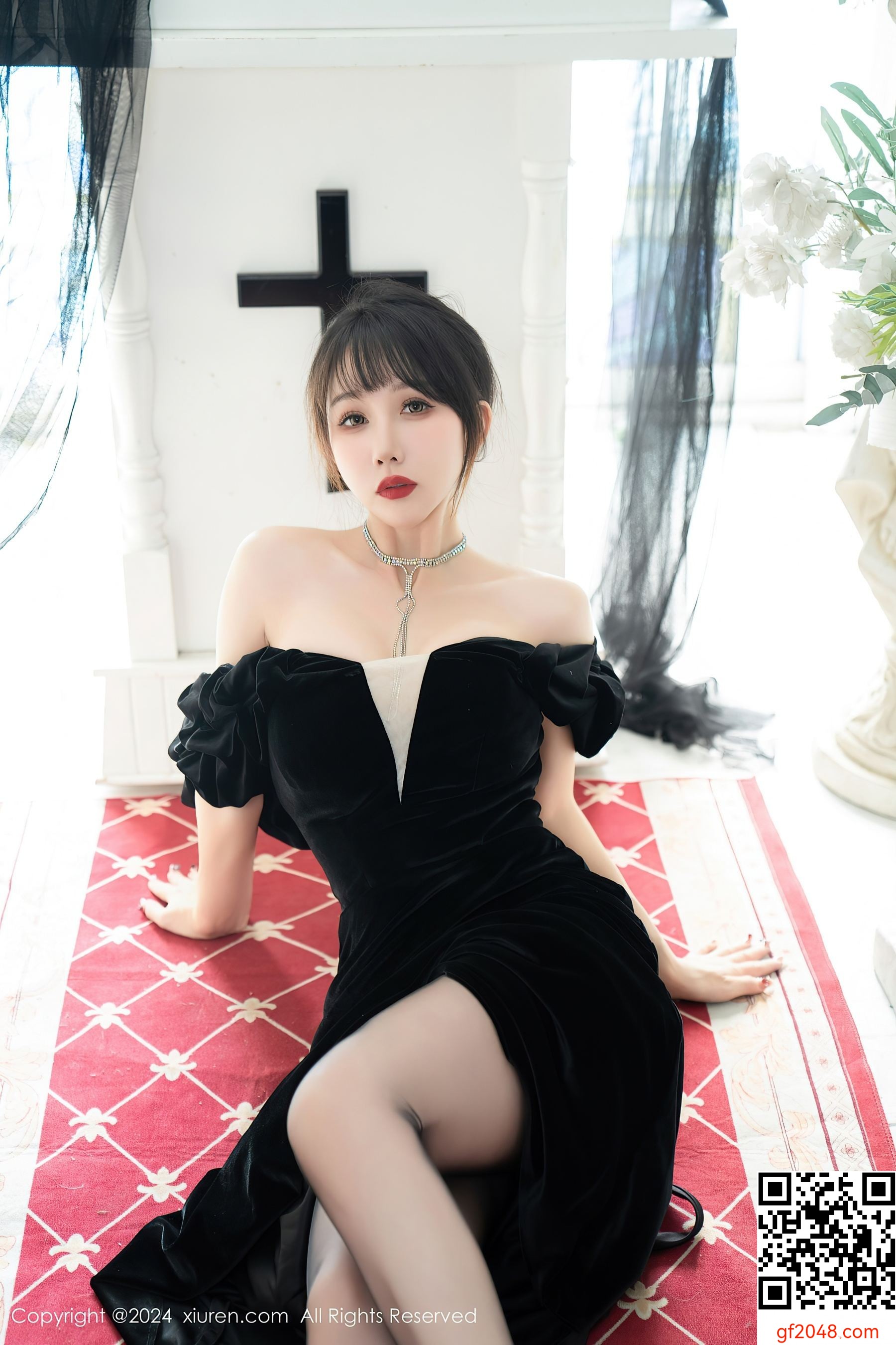 [XiuRen秀人网] No.8070 波巧酱 黑丝美腿