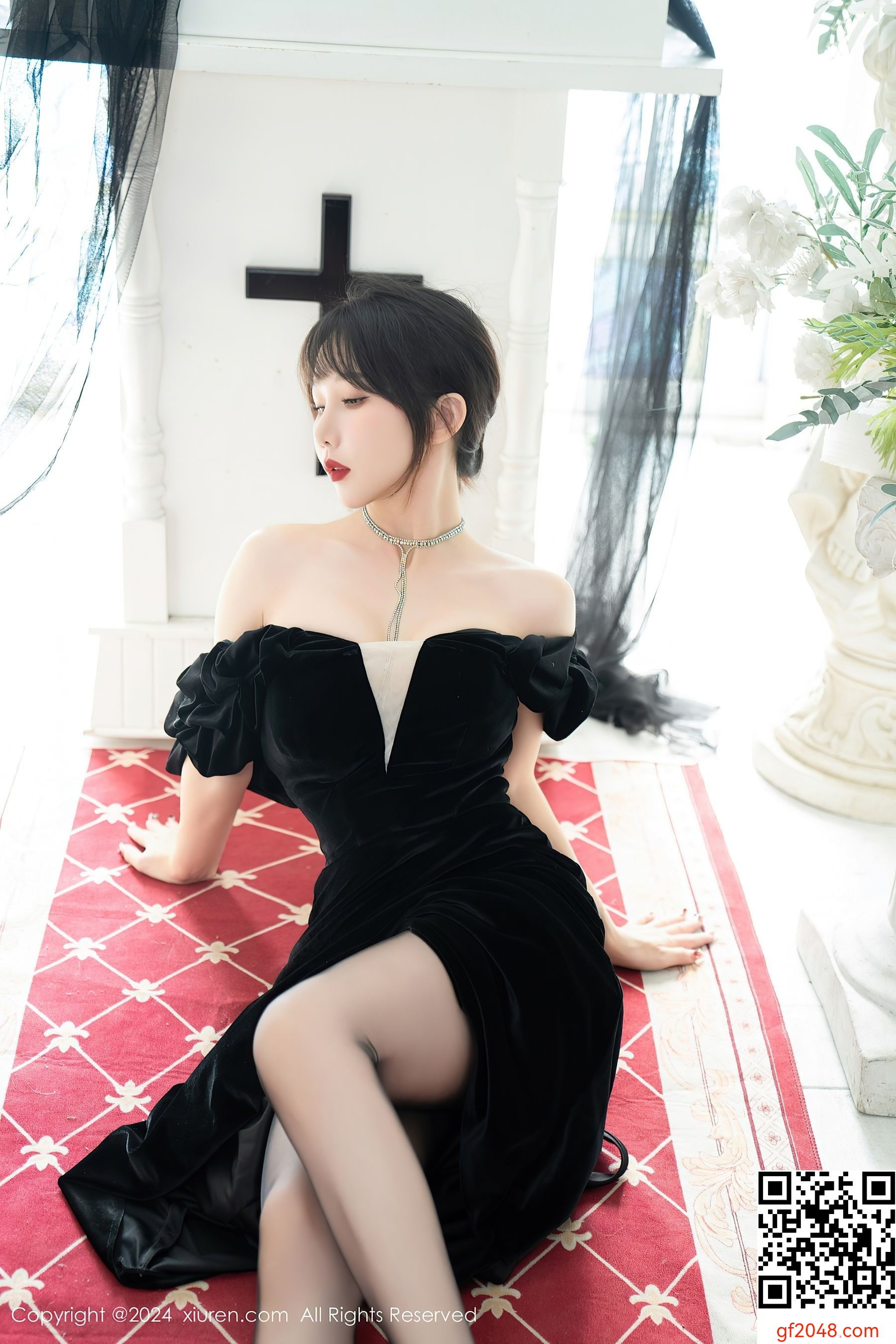 [XiuRen秀人网] No.8070 波巧酱 黑丝美腿