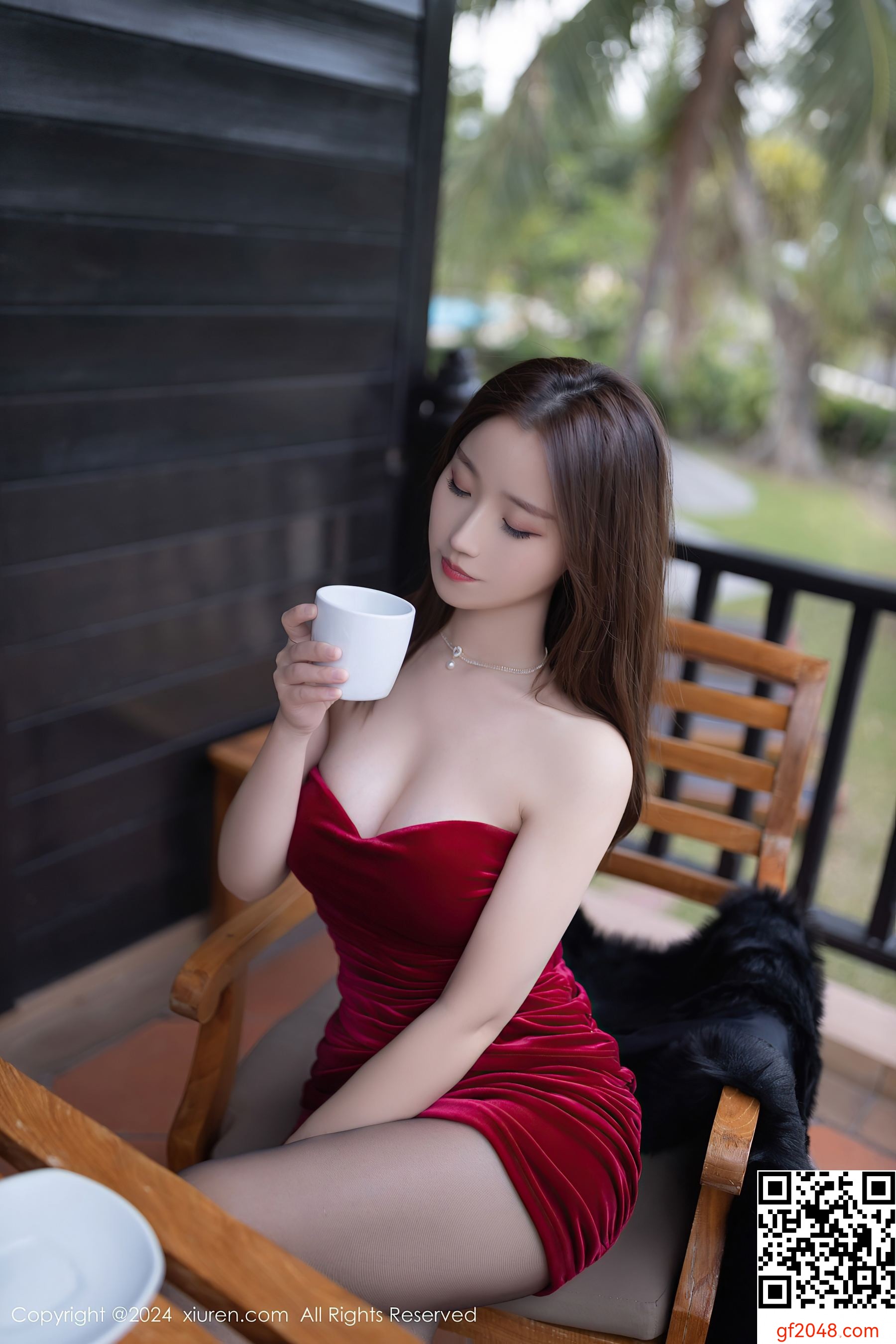 [XiuRen秀人网] No.8077 杏子Yada 美腿黑丝