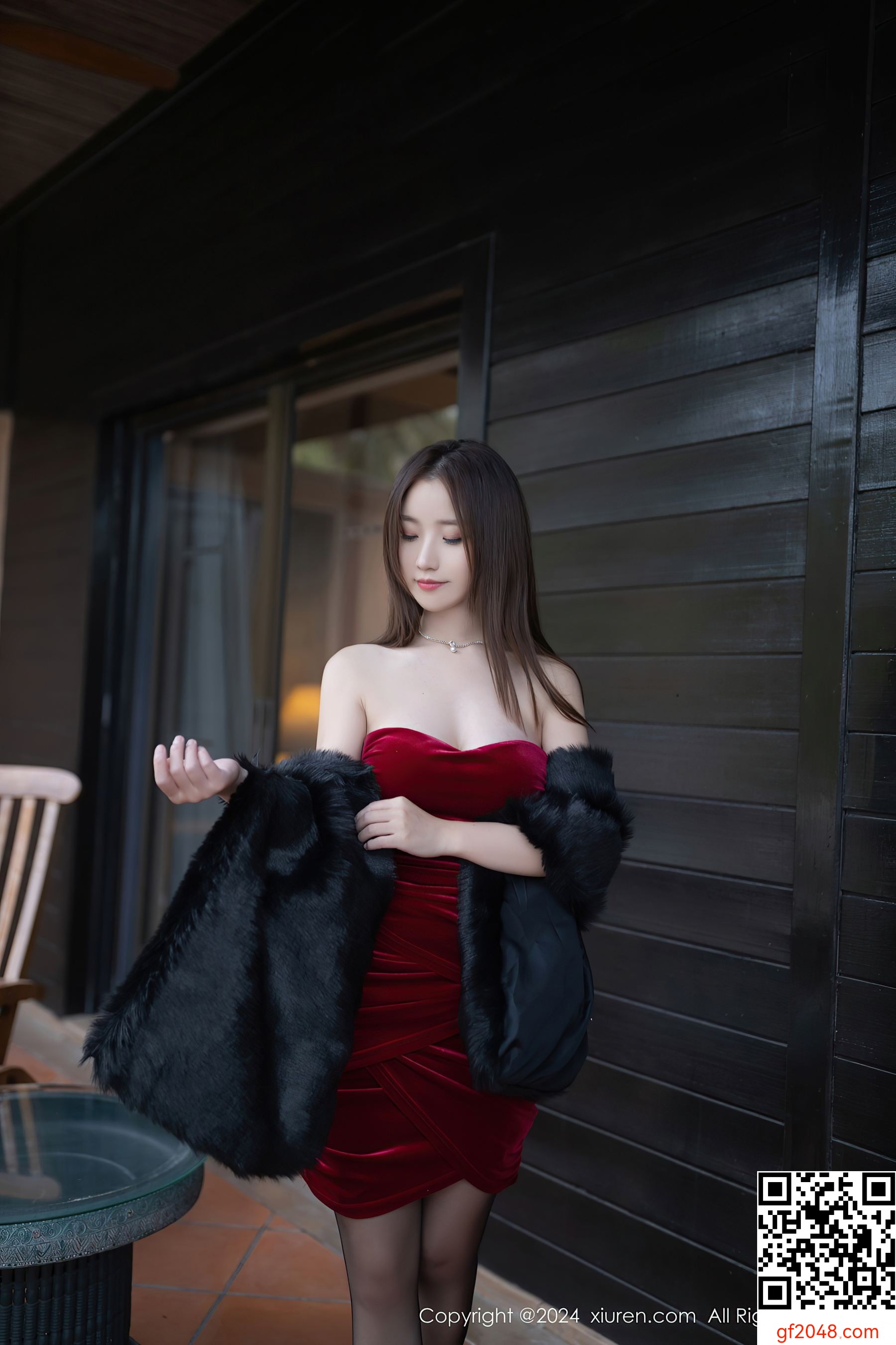 [XiuRen秀人网] No.8077 杏子Yada 美腿黑丝