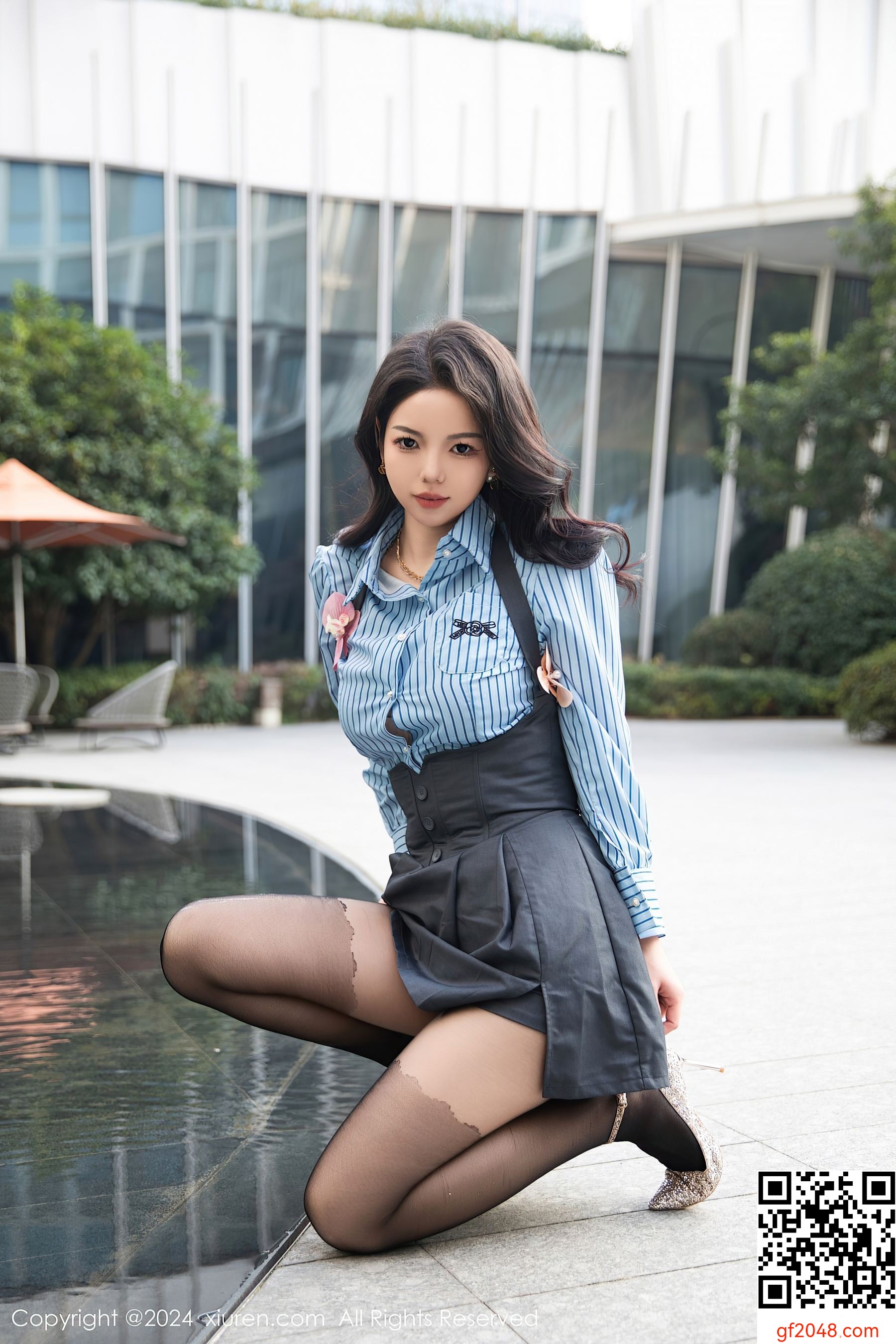 [XiuRen秀人网] No.7979 大美妞儿 短裙黑丝
