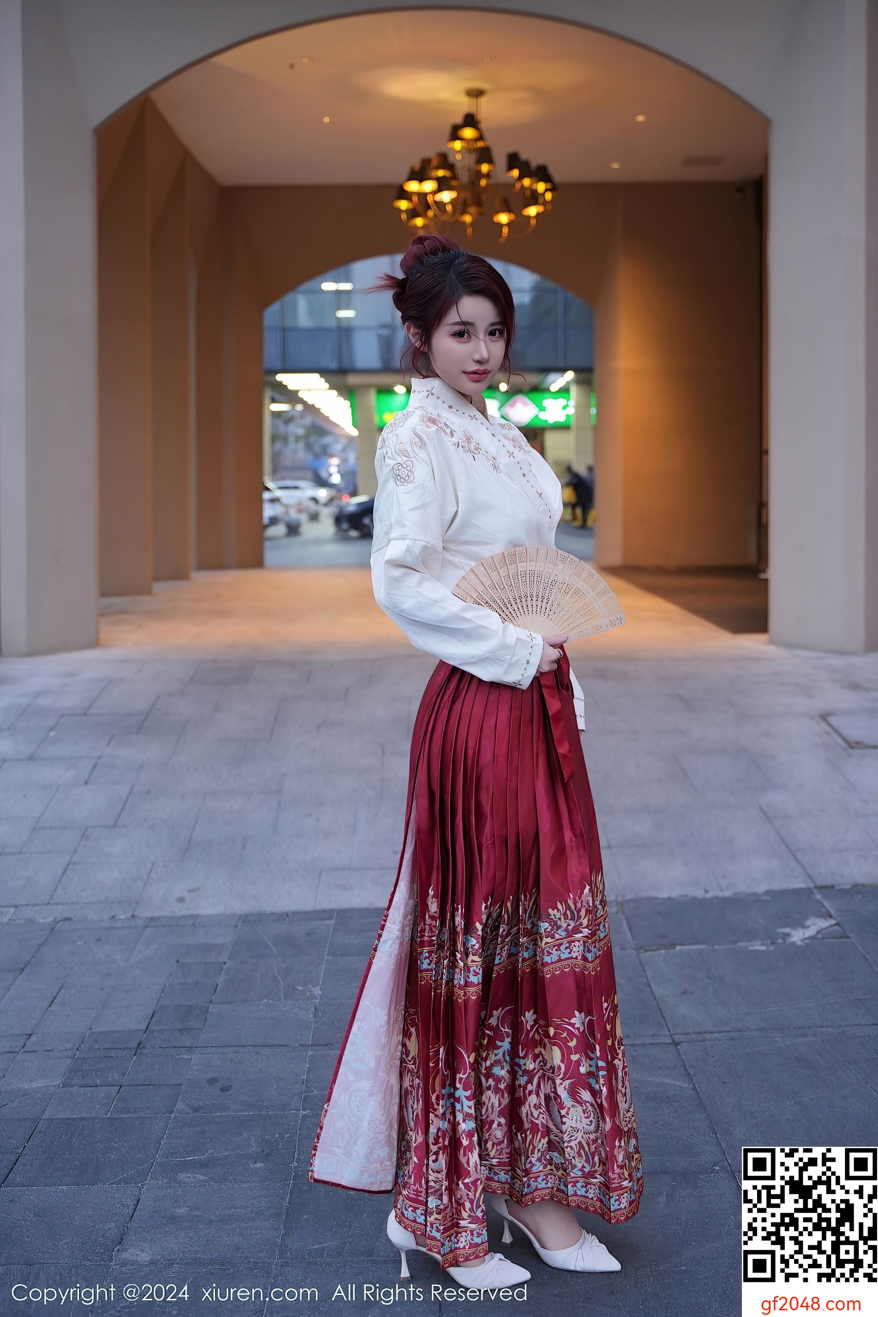 [XiuRen秀人网] No.7985 美七Mia 古装美腿