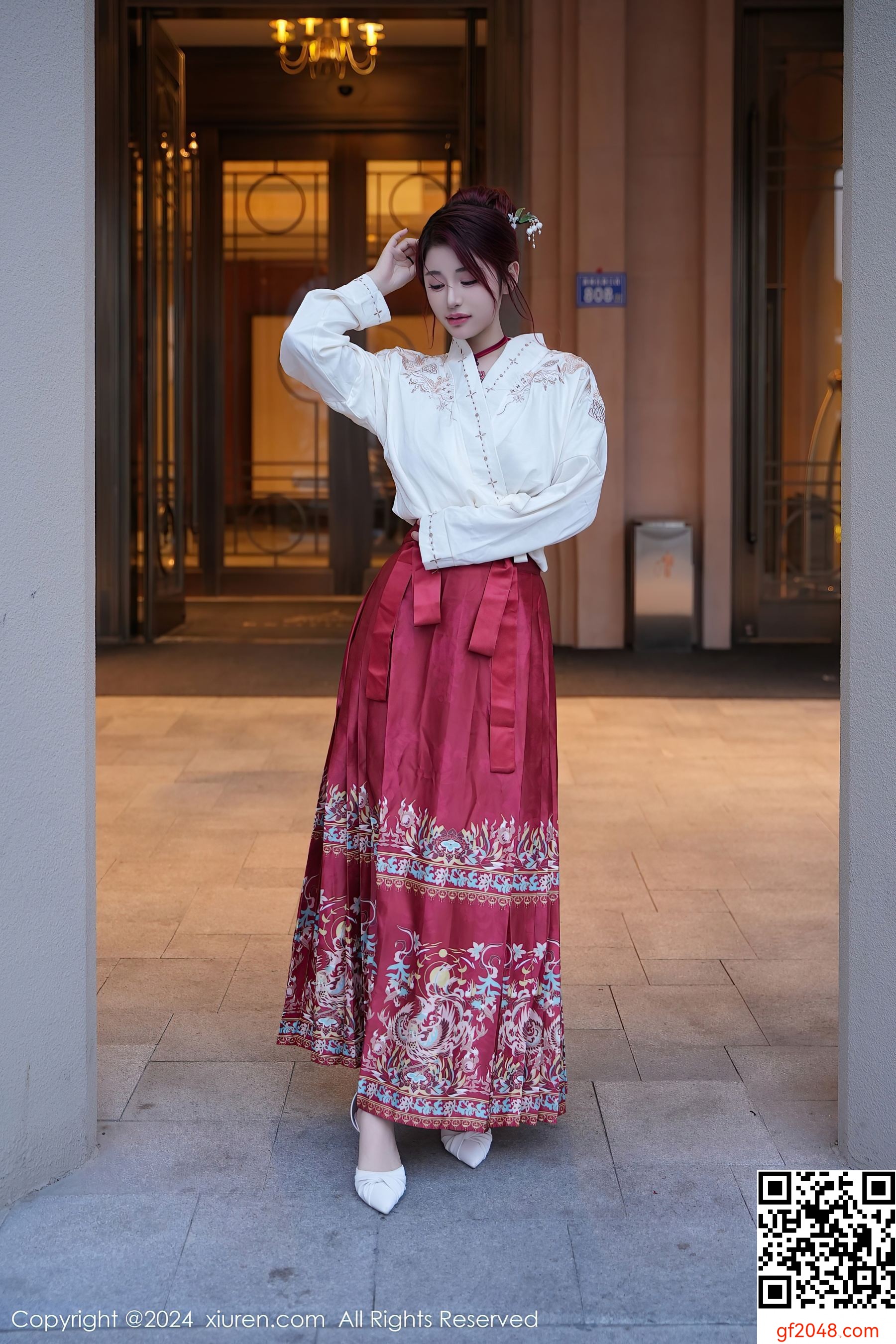 [XiuRen秀人网] No.7985 美七Mia 古装美腿