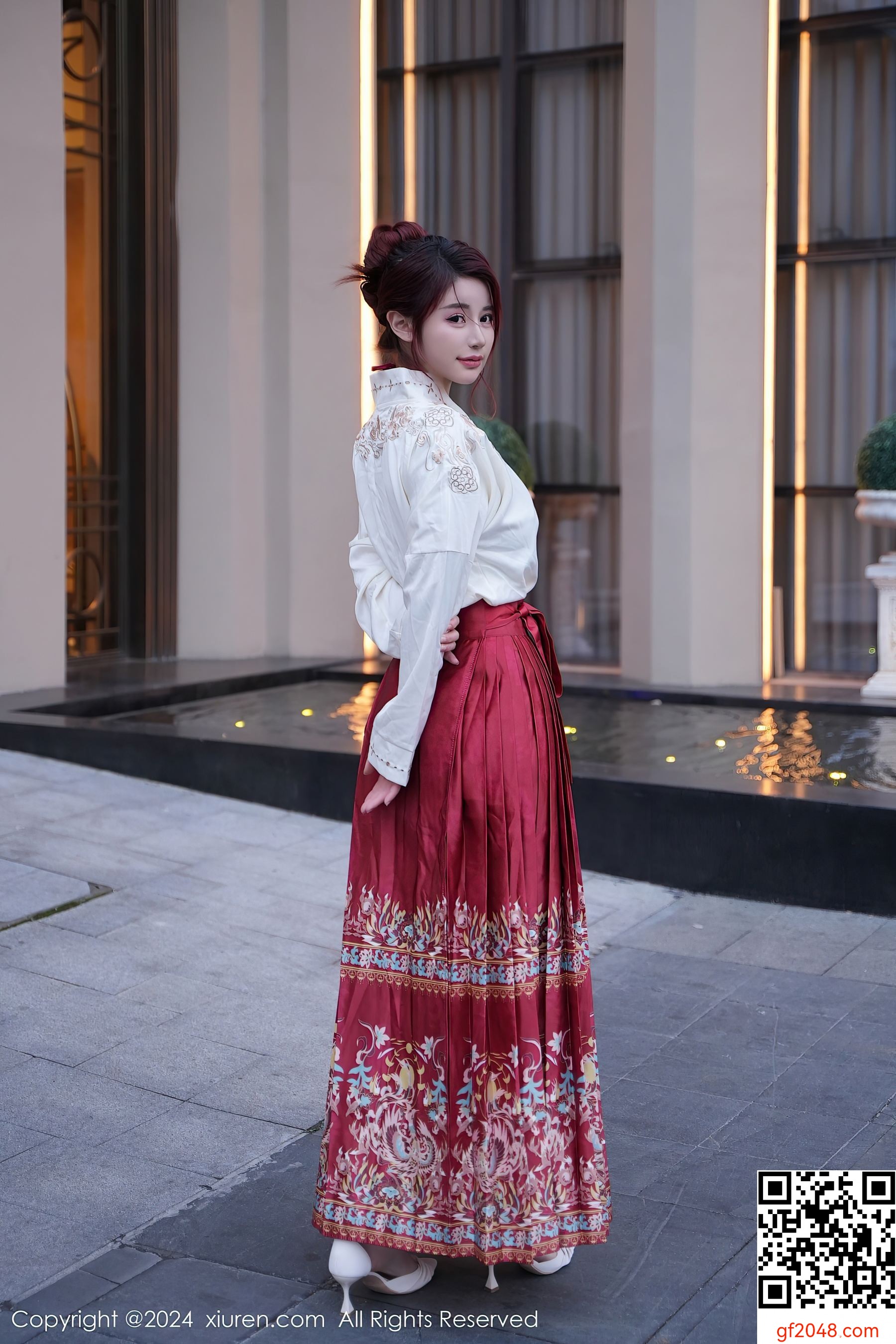 [XiuRen秀人网] No.7985 美七Mia 古装美腿