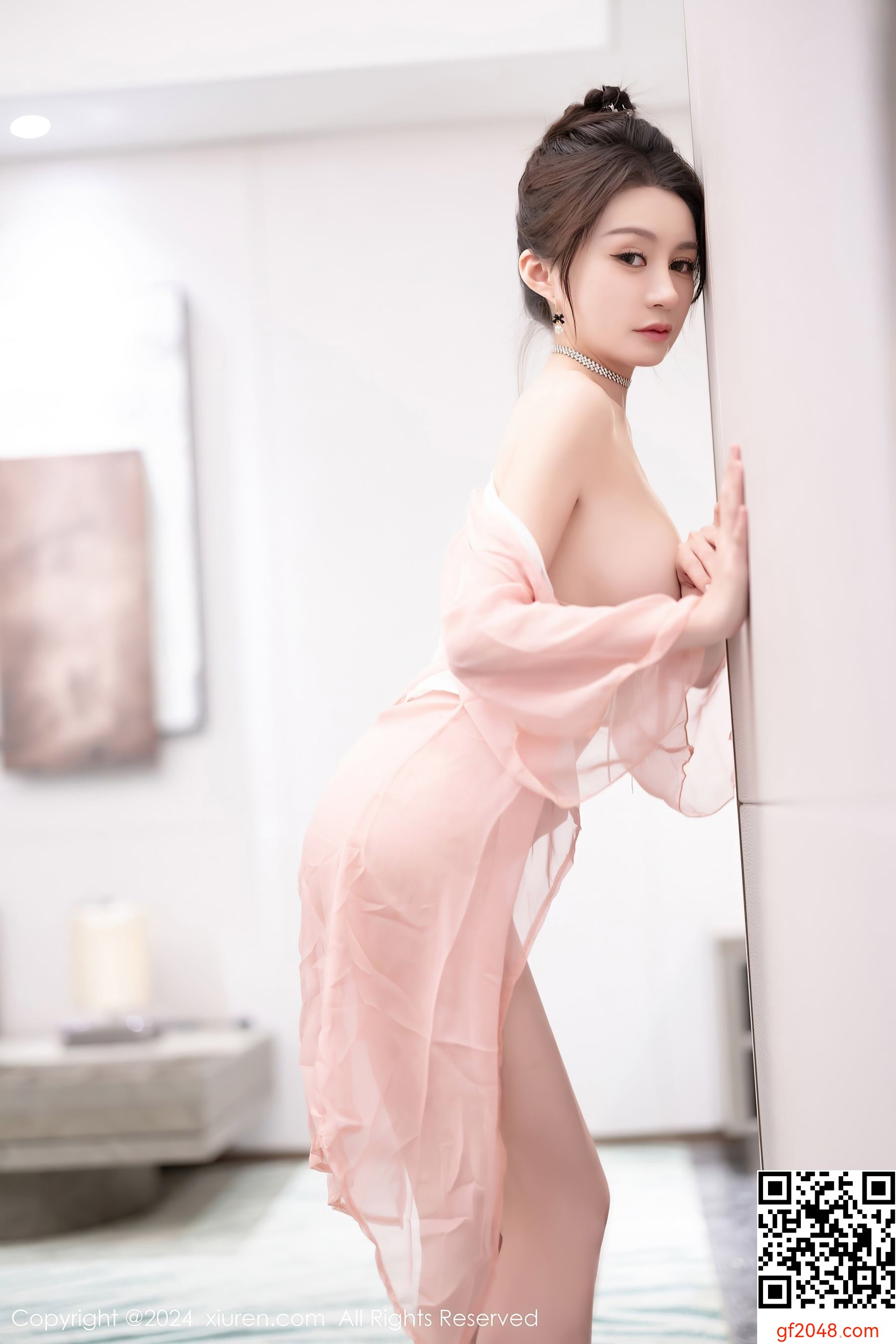 [XiuRen秀人网] No.7927 唐宁宁 美腿妩媚