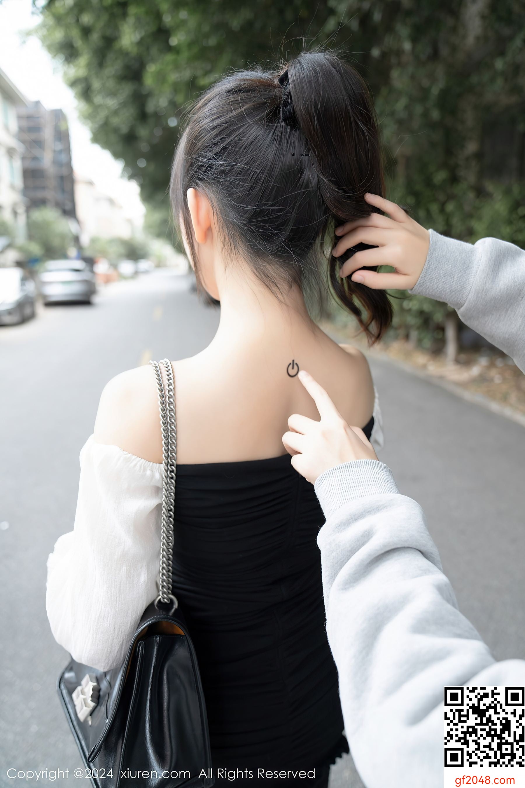 [XiuRen秀人网] No.7930 波巧酱 黑丝美臀