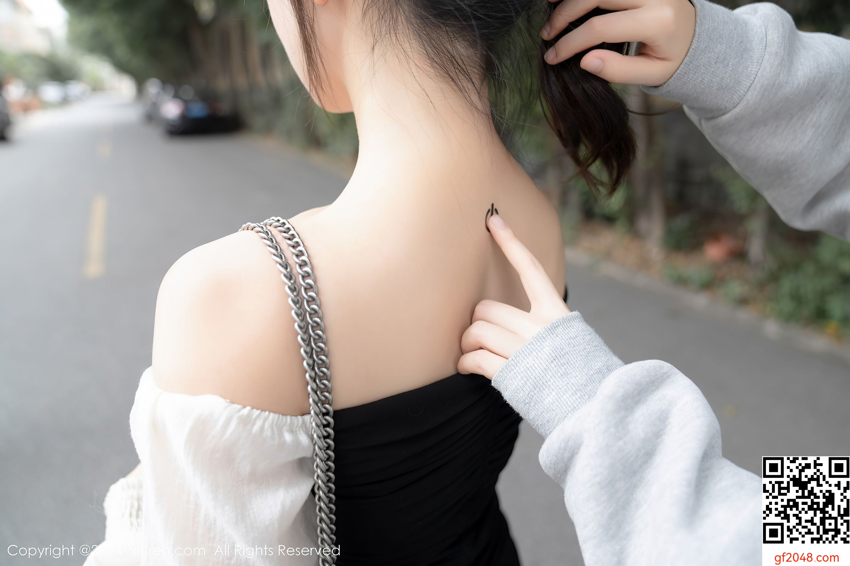 [XiuRen秀人网] No.7930 波巧酱 黑丝美臀