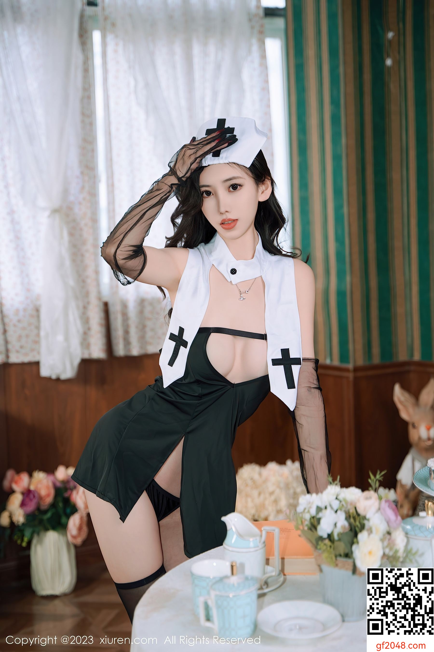 [XiuRen秀人网] No.7868 章芃芃 黑丝美腿