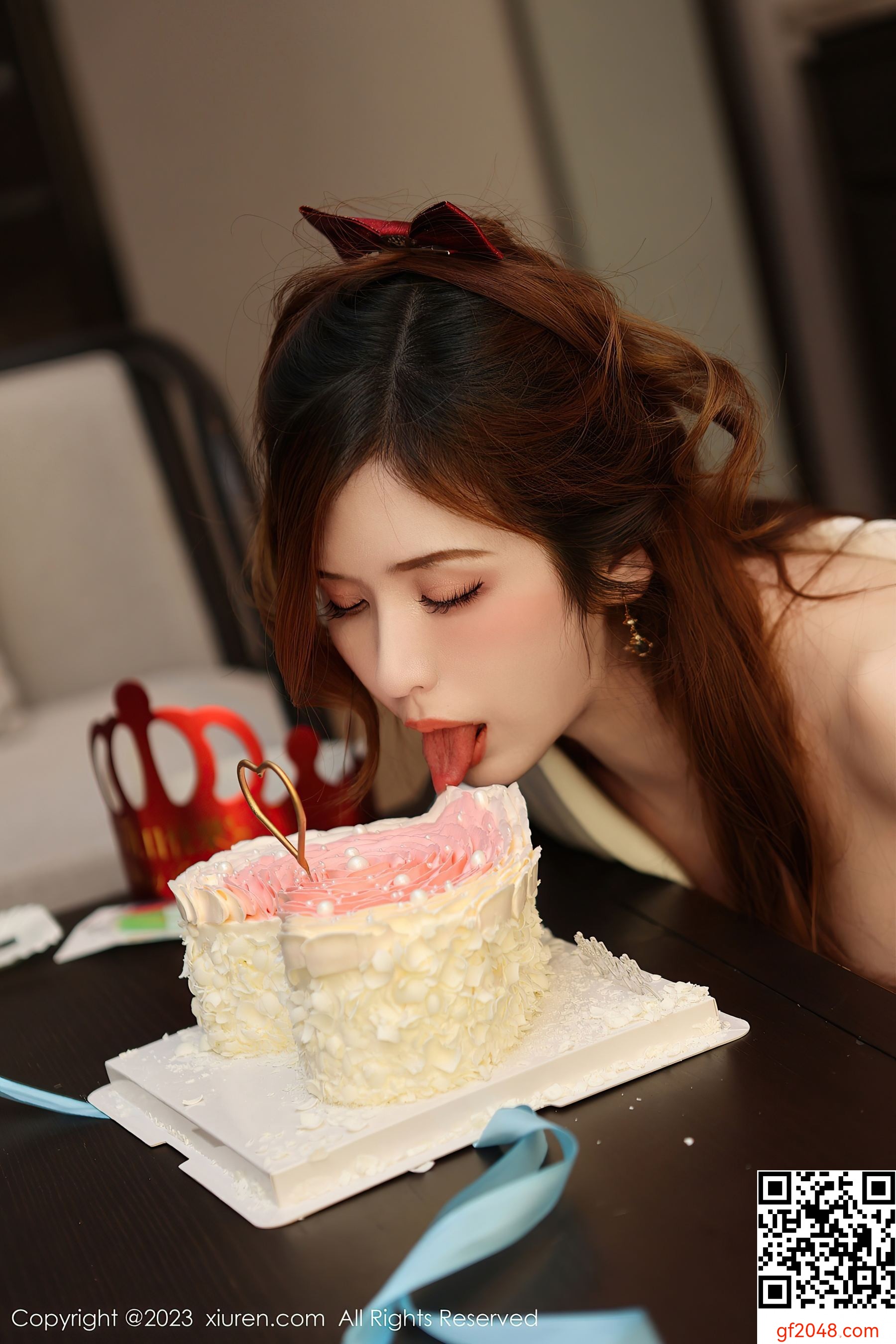 [XiuRen秀人网] No.7872 月野兔美妞 美腿黑丝