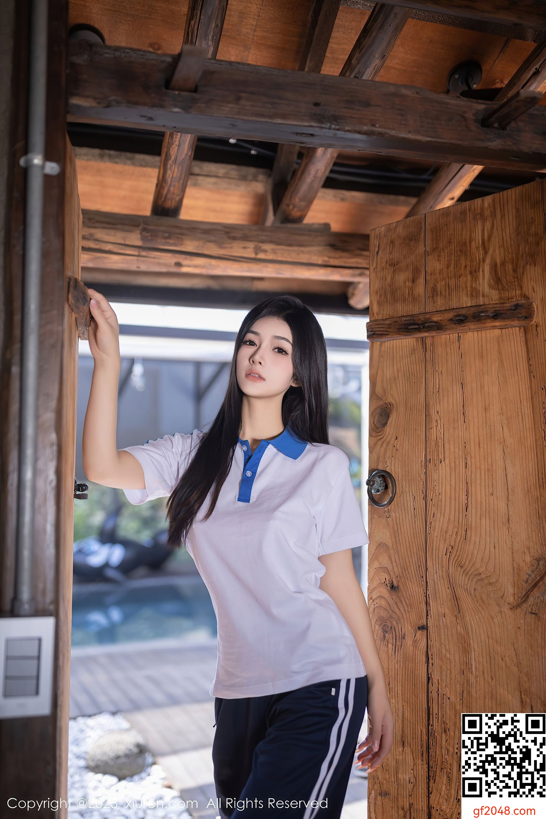 [XiuRen秀人网] No.7876 谭小灵 制服美腿