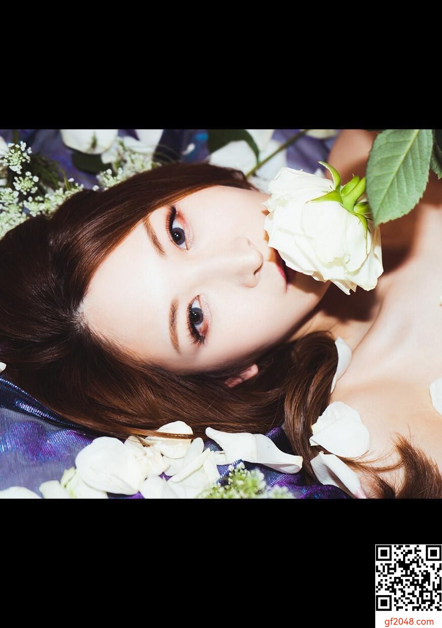 [神菜美まい] 長腿美人私藏誘惑 白嫩美肌想咬一口 (23P)
