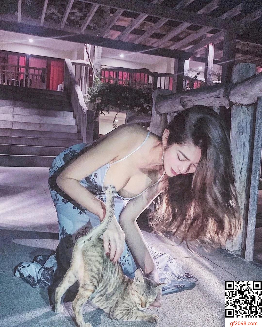 性感網紅渾圓美乳誘感 粉絲看了好心動 (10P)