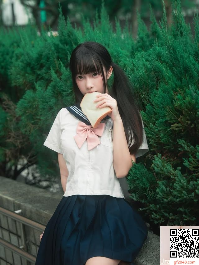 氣質美女 Naomi 小孟 魔鬼身材散發極致誘惑