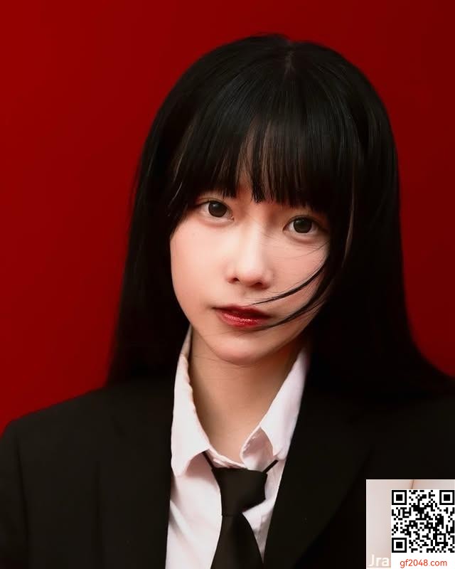 氣質美女 Naomi 小孟 魔鬼身材散發極致誘惑