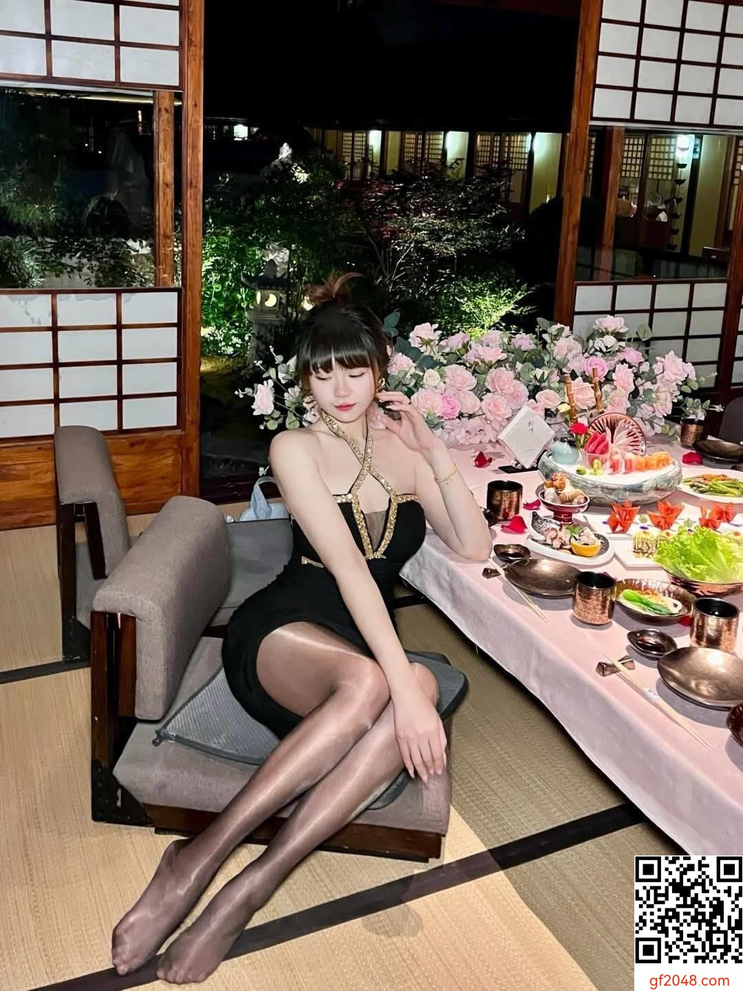 長髮正妹 性感黑絲襪