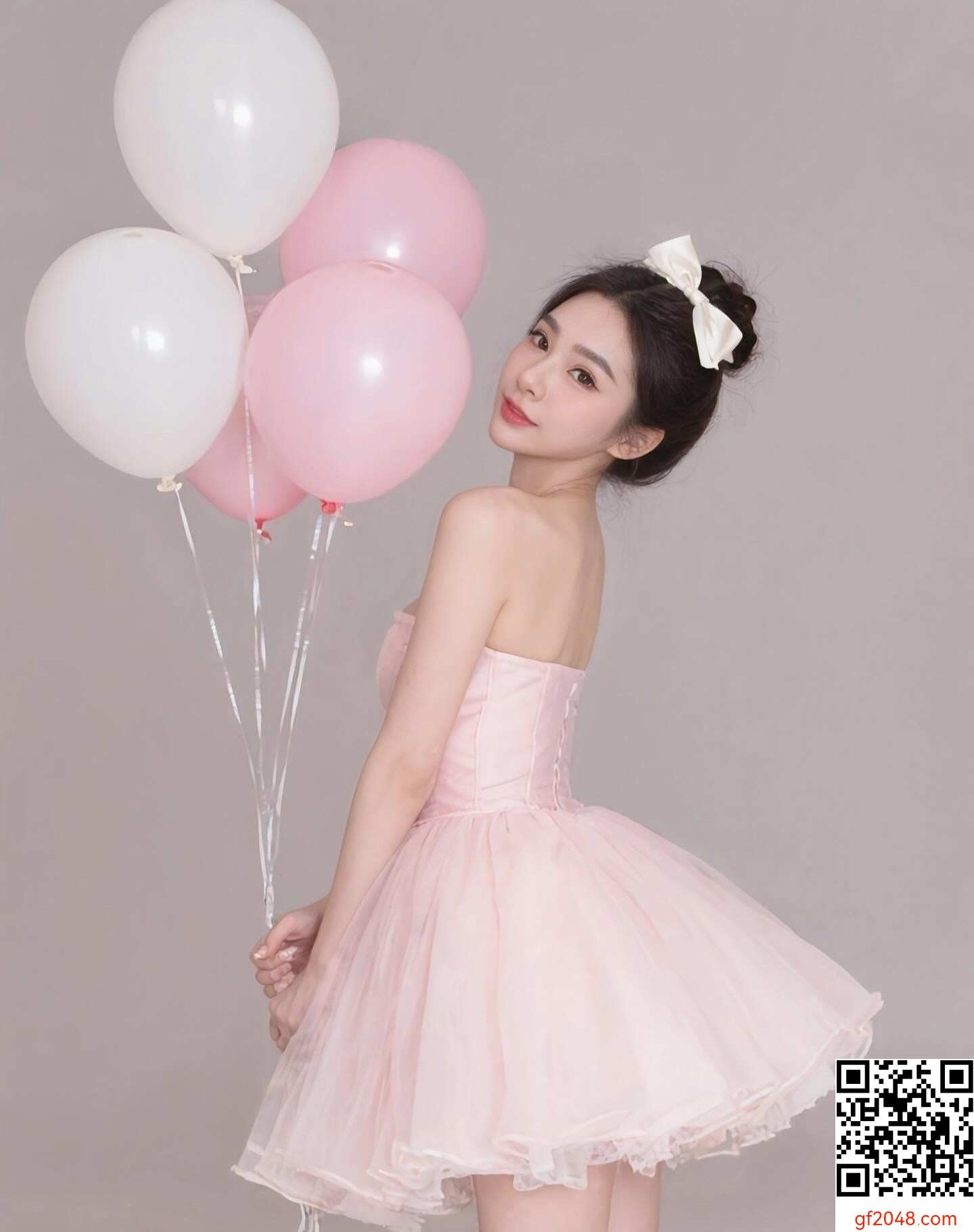 福利滿載！瓜瓜 冷豔雪肌?[^美比基尼 火辣曲線解放 (15P)