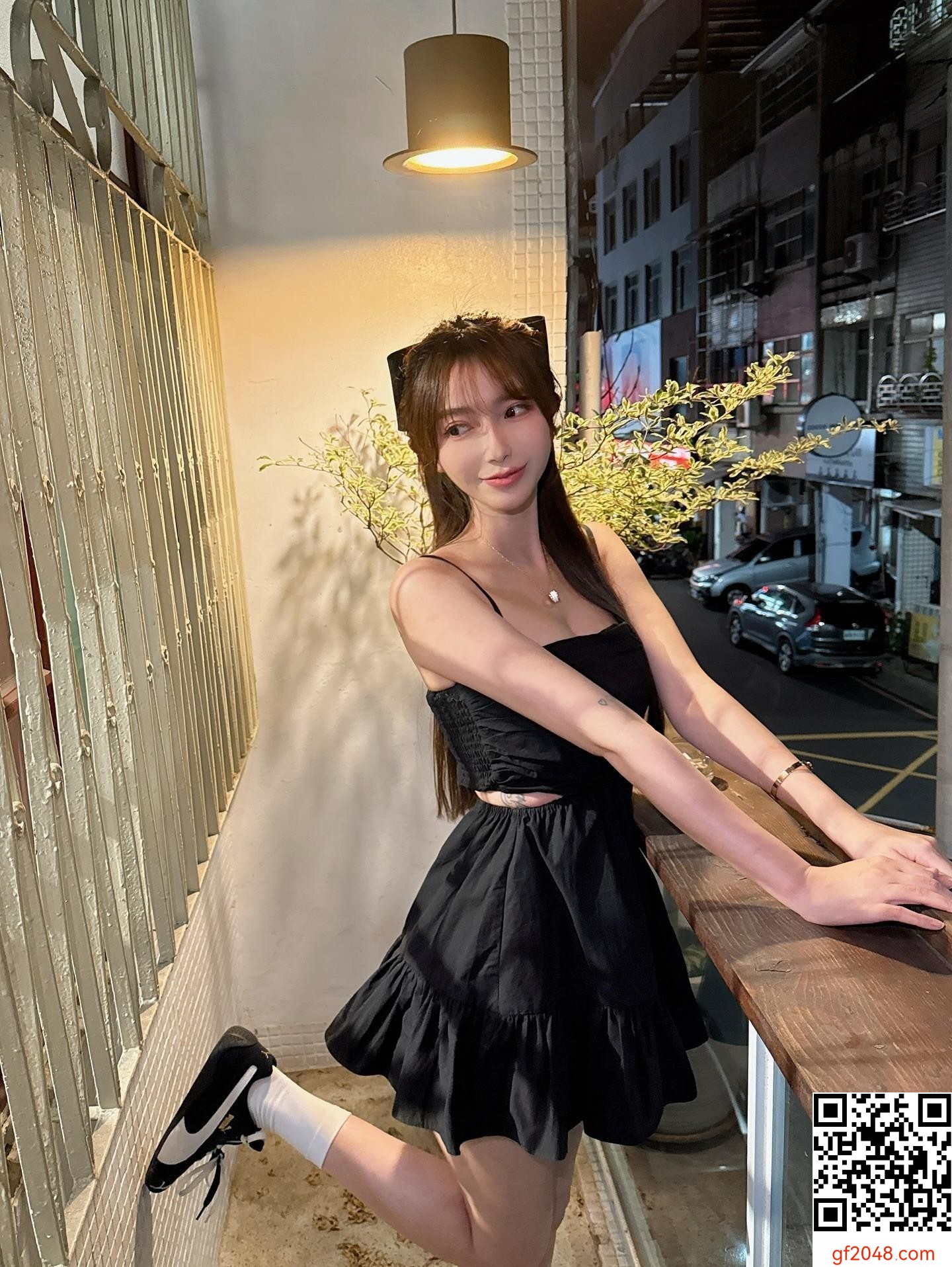 林珊 戶外美拍捕捉！甜美顏值火辣視角超犯規 (12P)
