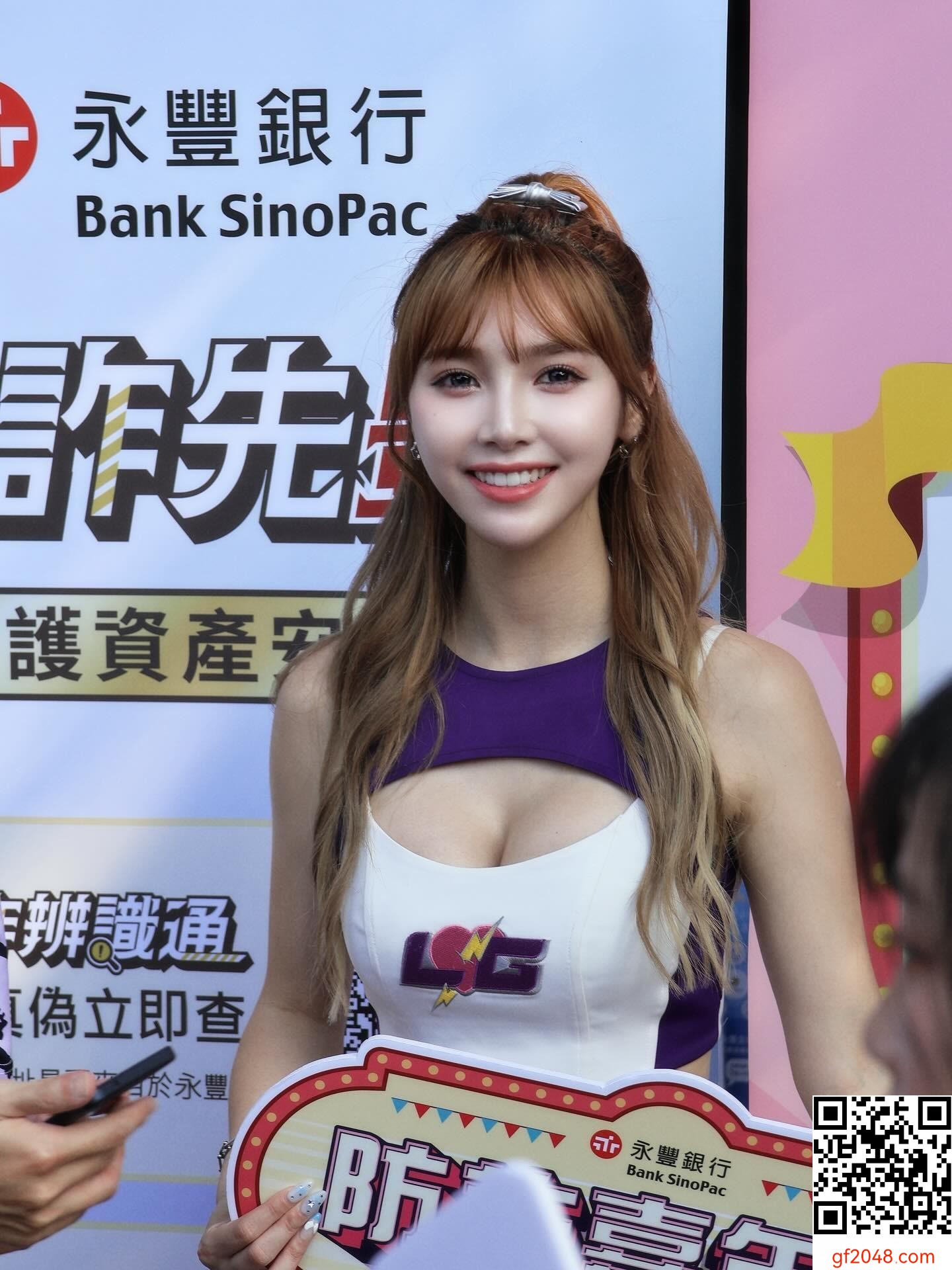 球場驚見絕美雪肌電豹女神！蘇云鈺 草莓成為最美風景 (16P)