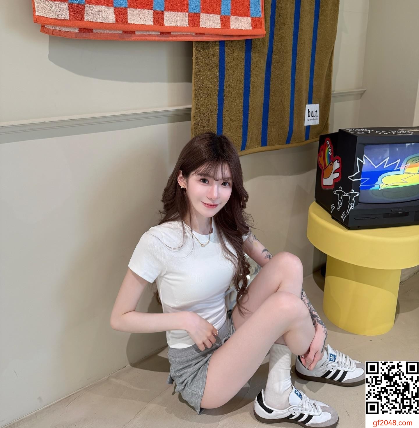 戶外熱浪來襲！97.yan_ 絕美甜心、雪白肌、俏麗可人 火辣指數爆棚 (15P)