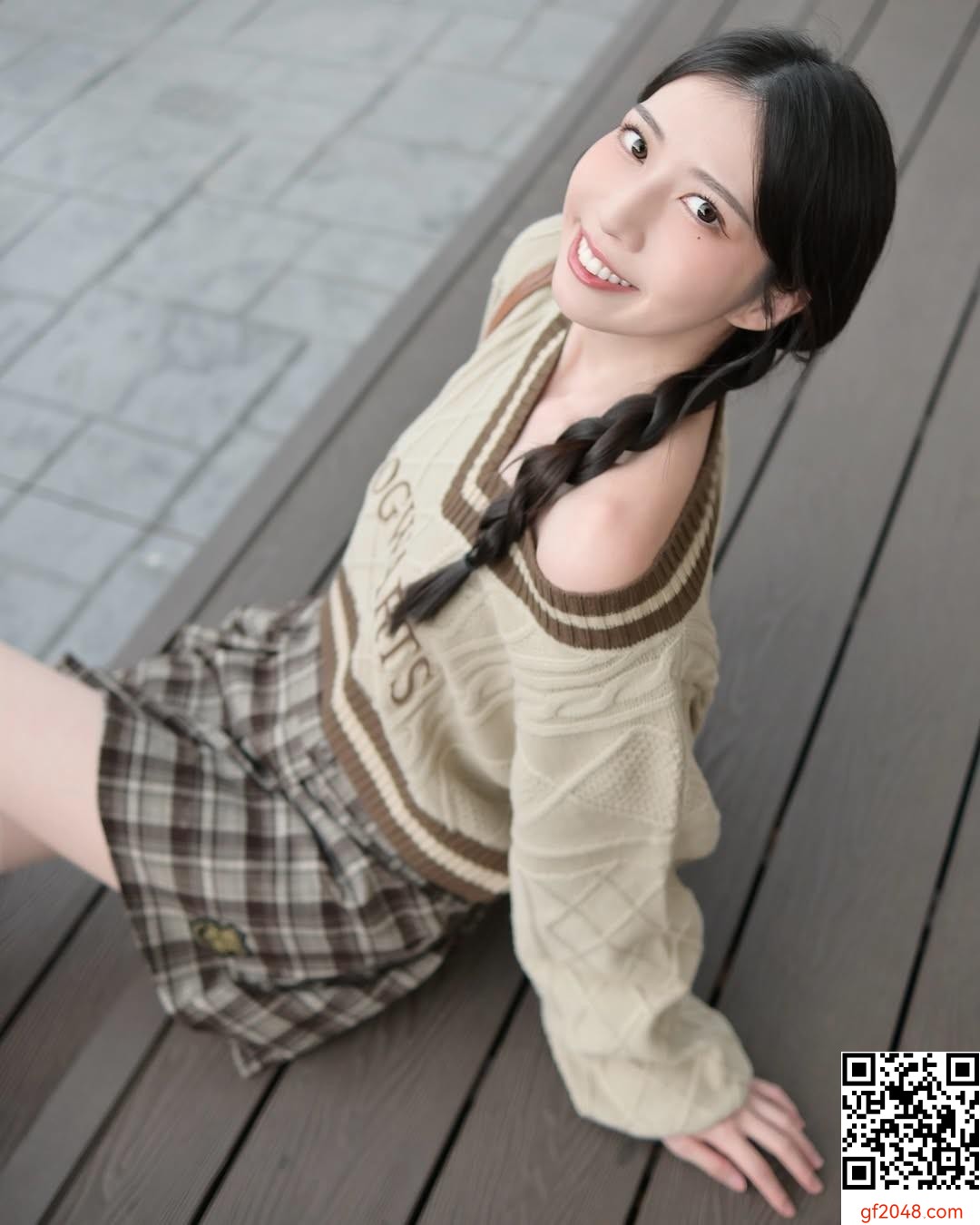 「龍睬崴」甜美外型搶眼 令人驚豔 (10P)