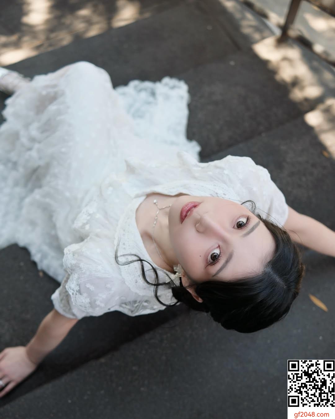 「龍睬崴」甜美外型搶眼 令人驚豔 (10P)