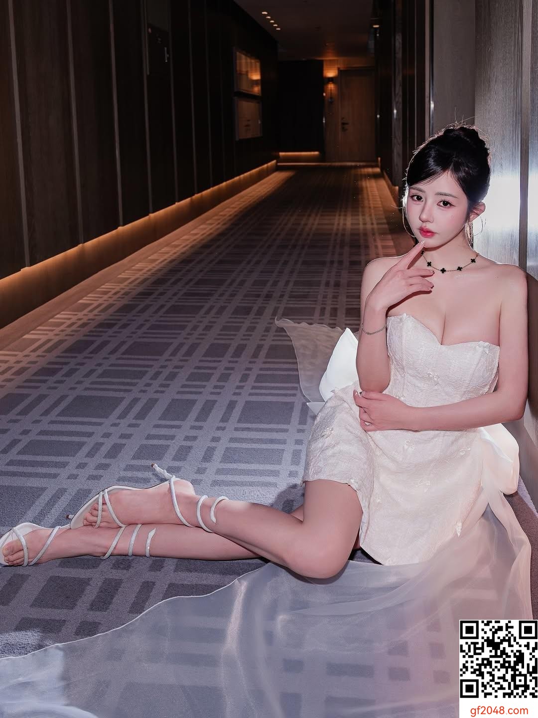 正妹「汪汪」色氣胴體的極致誘惑 (10P)