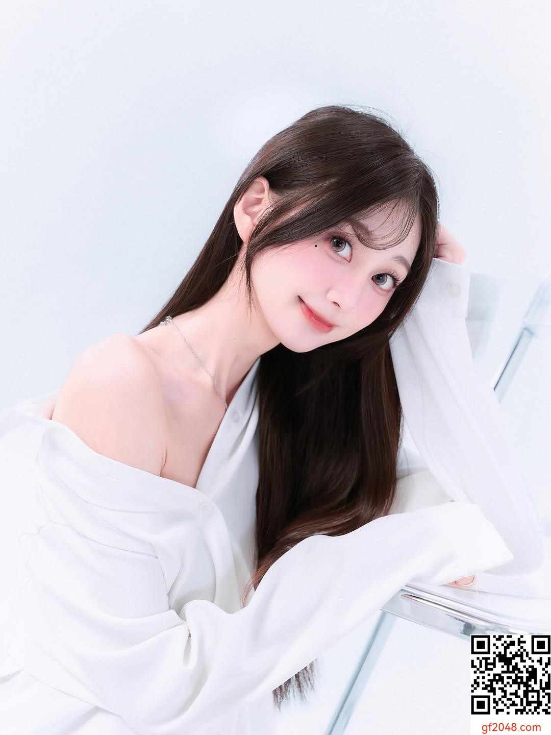 「廣艾」 纖細身材曲線 甜美不失性感 (10P)