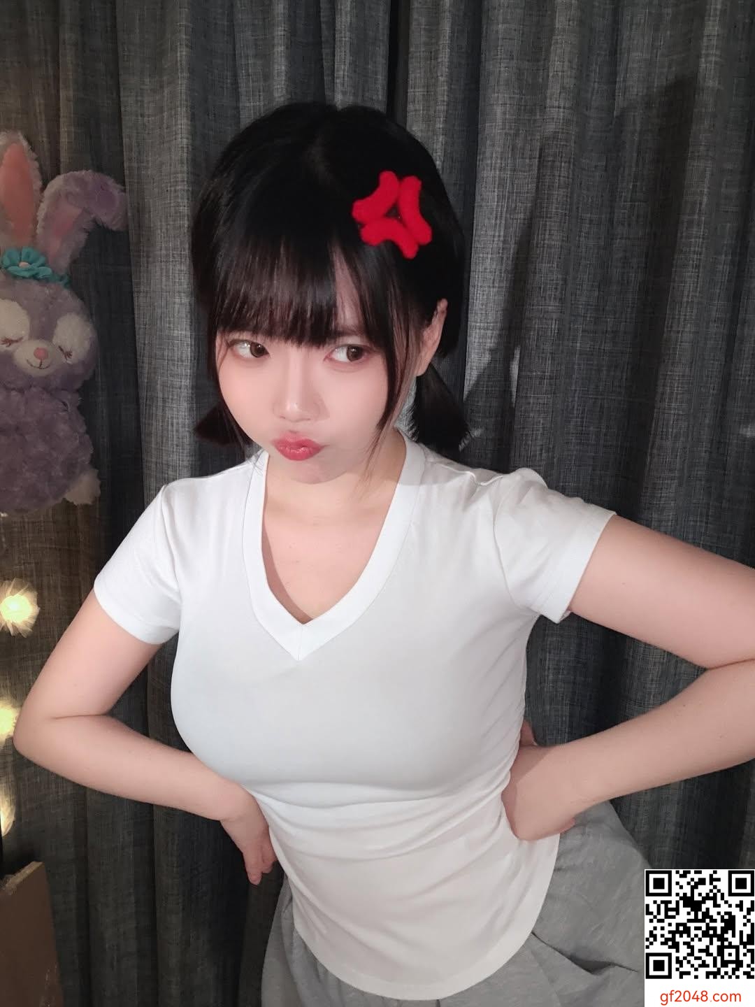 「希兒」完美的緊緻身材 令人著迷 (10P)