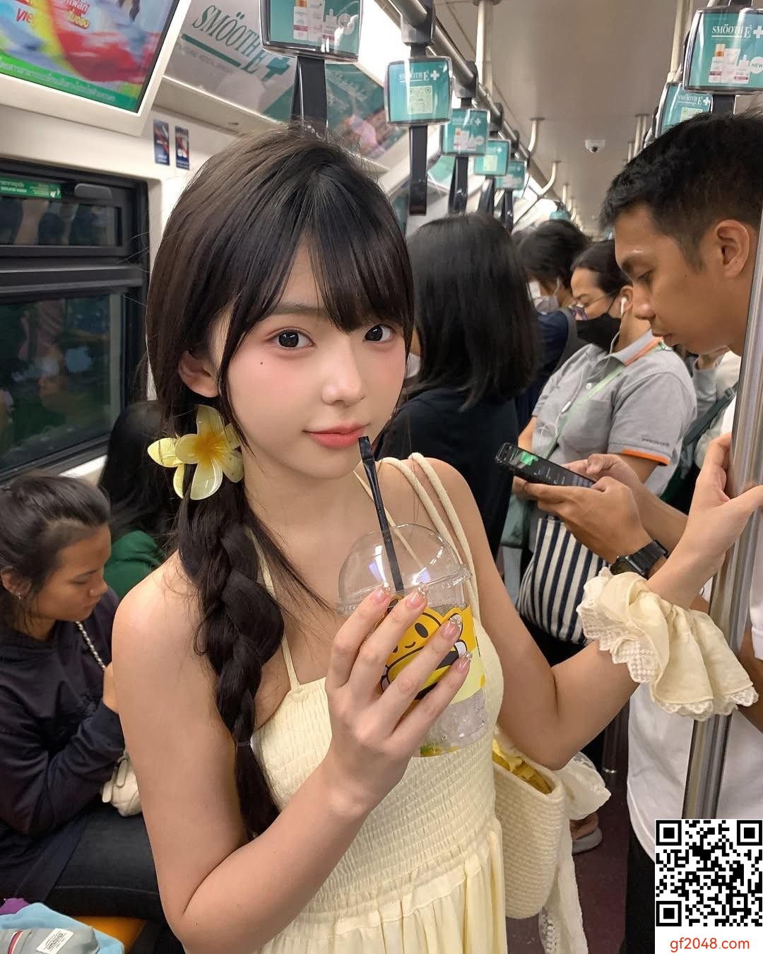 甜心女孩「許悅」完美事業線+甜笑越看越上火 (10P)