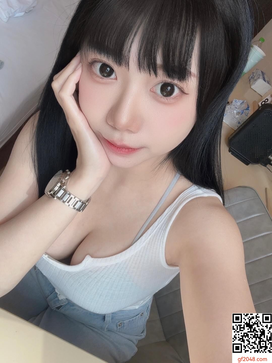 「妘薇yunwei」身材傲人狂放電 勾引沒有極限 (10P)
