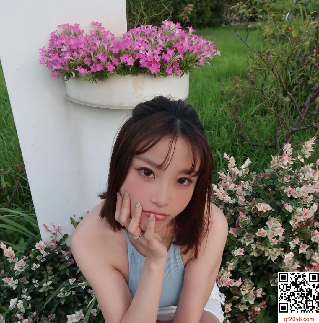 「薇傲Hui」散發誘惑氣息 暗藏乳香美景 (10P)
