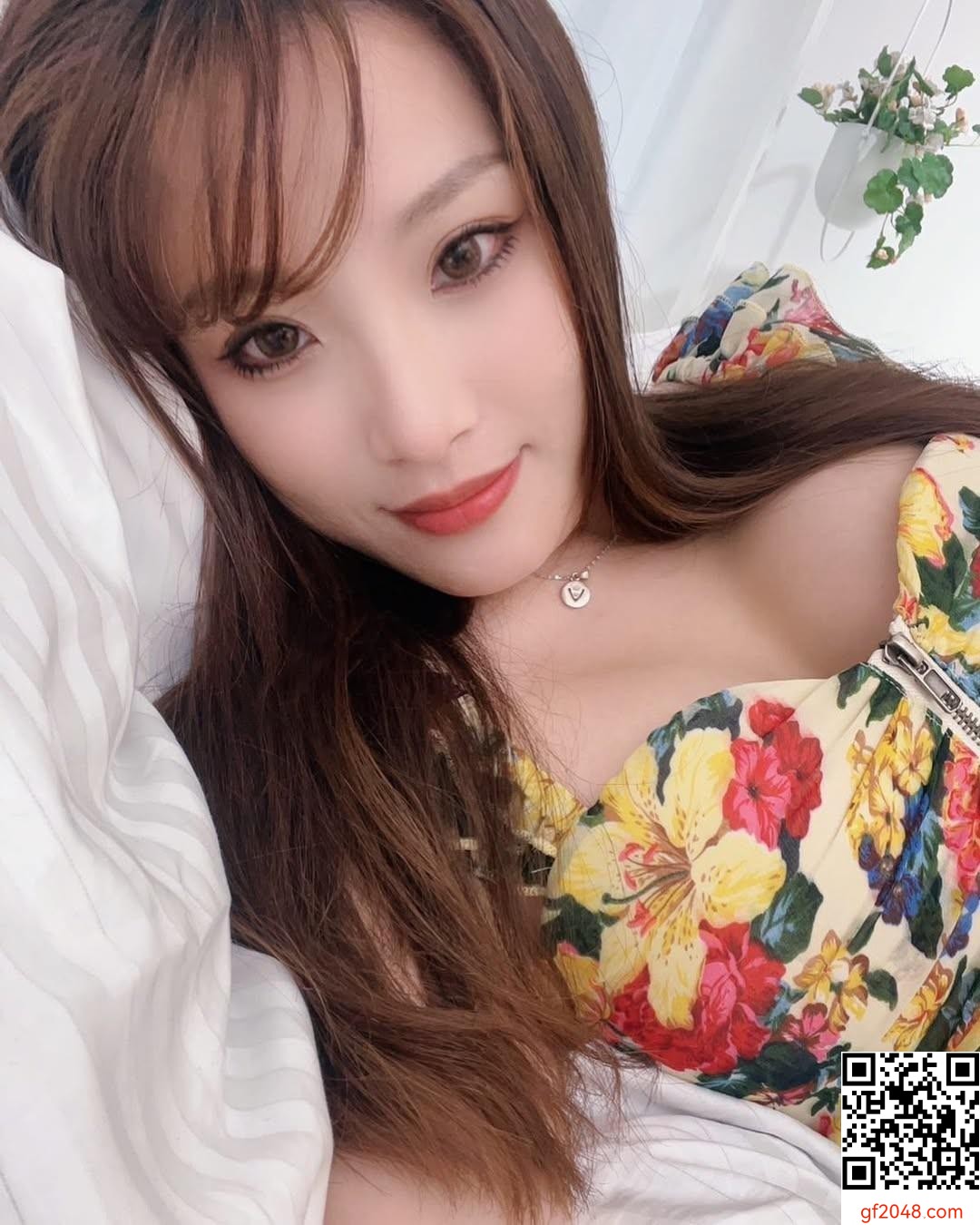 「薇傲Hui」散發誘惑氣息 暗藏乳香美景 (10P)