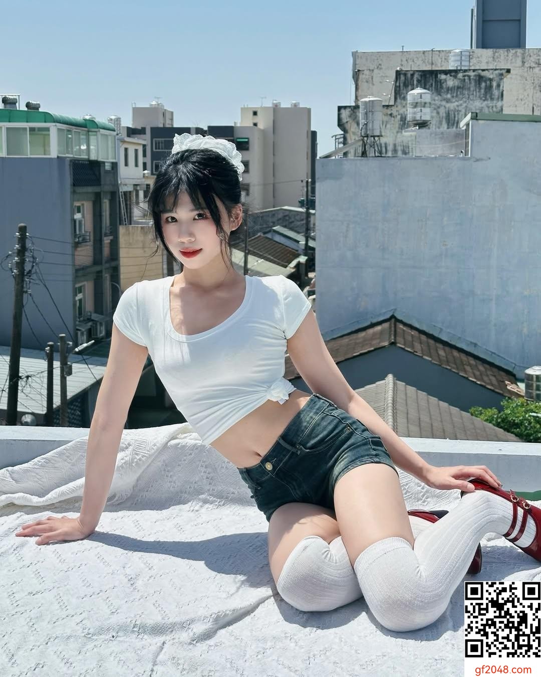 甜美女孩「凡亞」傲人上圍撩人讓人秒In (10P)
