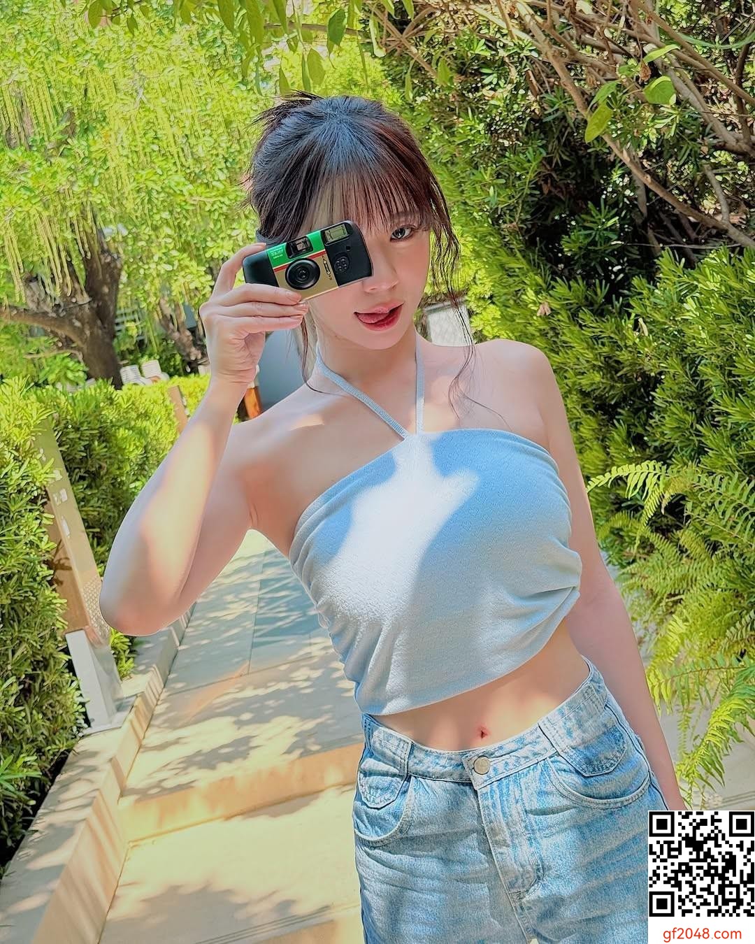 「赤鬼伯伯」小露性感辣照 身材好撩人 (10P)