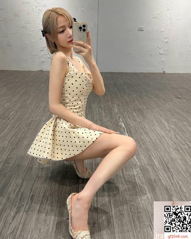 前女團成員寶兒大突破！性感寫真書讓粉絲「選到手軟」！ (11P)