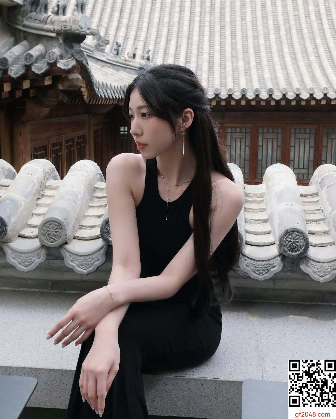 氣質美女「龍睬崴」魅力眼神狂放電…..滿滿的誘惑 (10P)