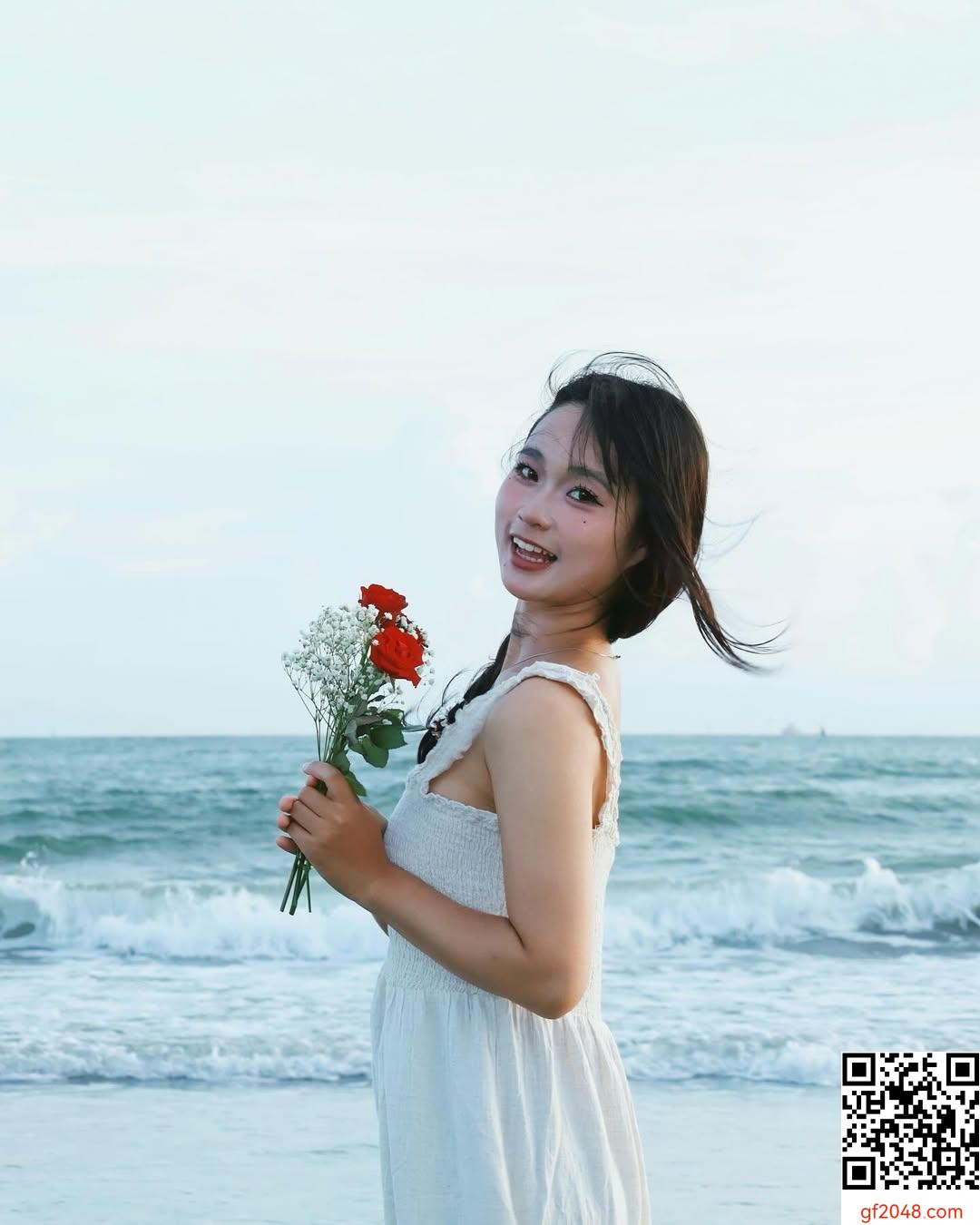 「紙魚」白嫩美體絕頂誘惑 無法抗拒 (10P)