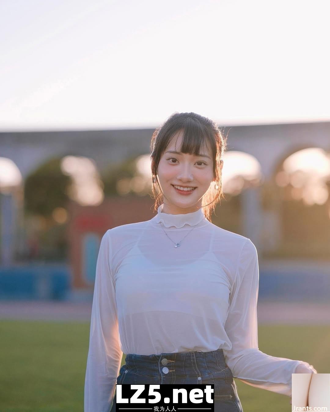 清秀美女「小蘿 Lor」豐滿身材太驚豔 全身上下都好犯規 (10P)