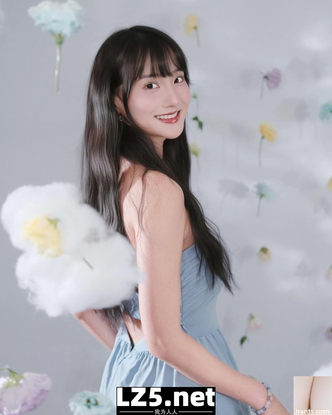 清秀美女「小蘿 Lor」豐滿身材太驚豔 全身上下都好犯規 (10P)
