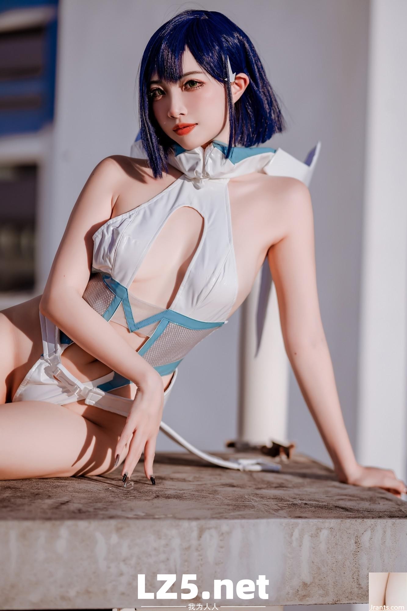 二佐Nisa – 戰斗服 (18P)
