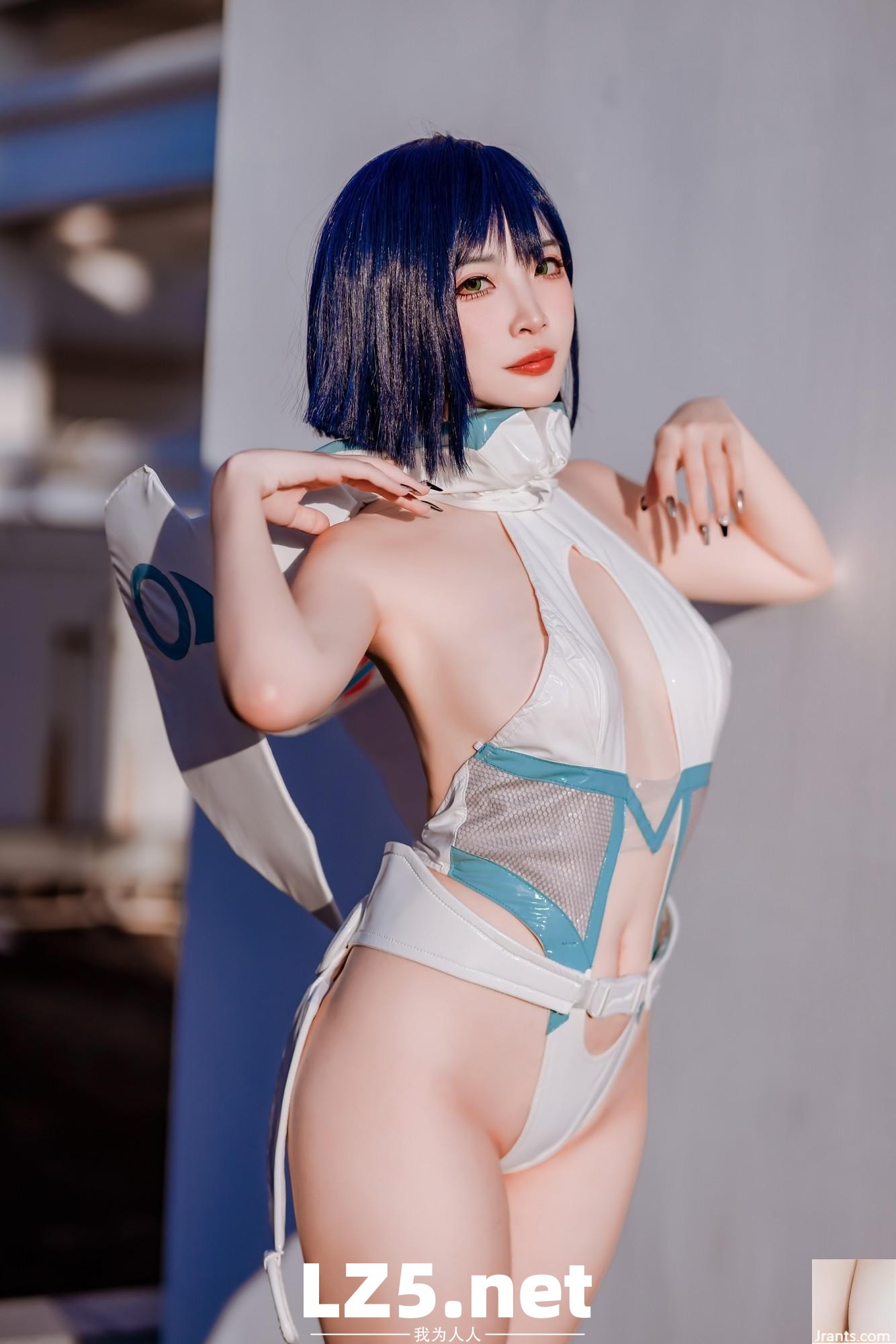二佐Nisa – 戰斗服 (18P)