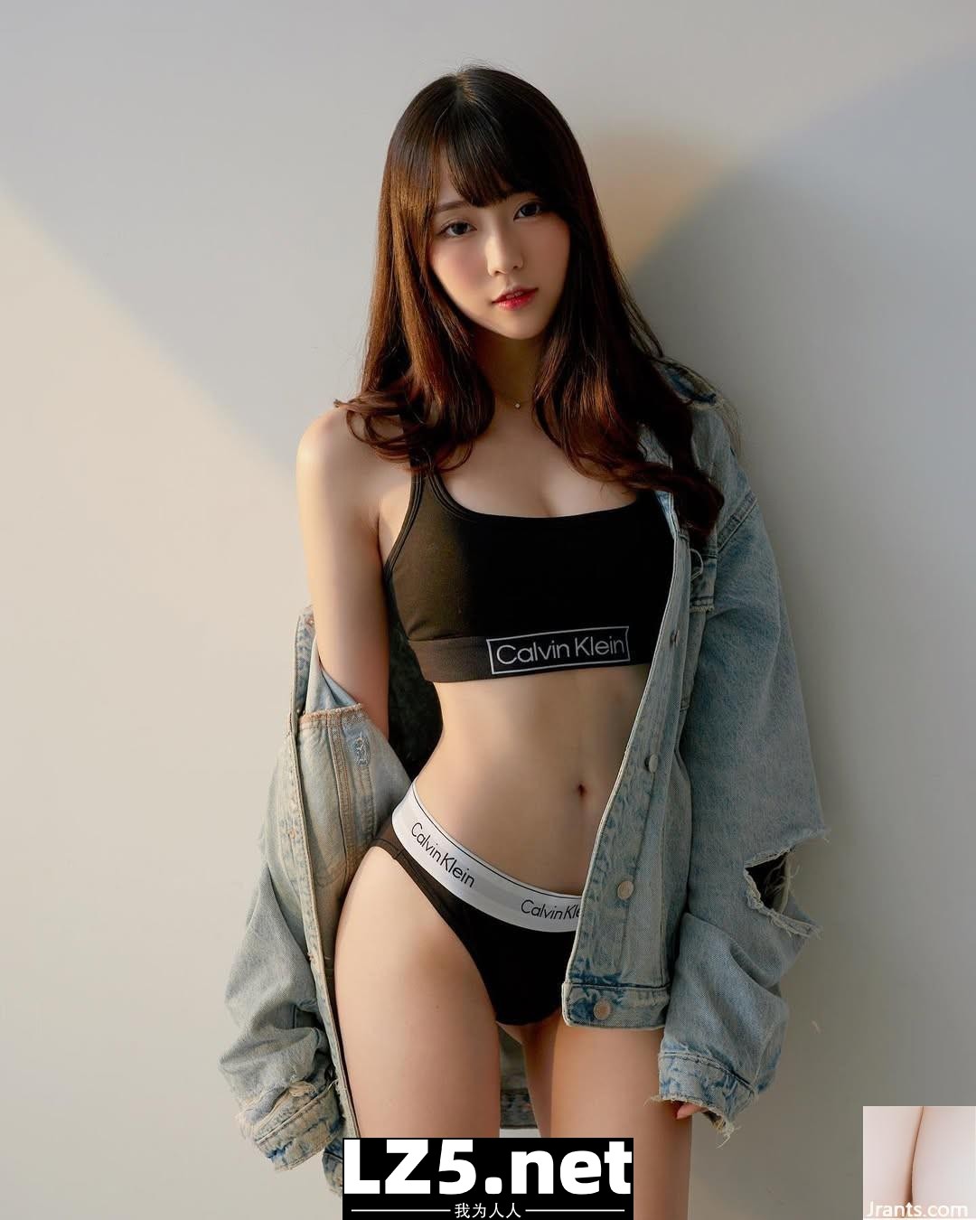 「瑋庭Angela」腰束奶澎 可愛中帶點性感 (10P)