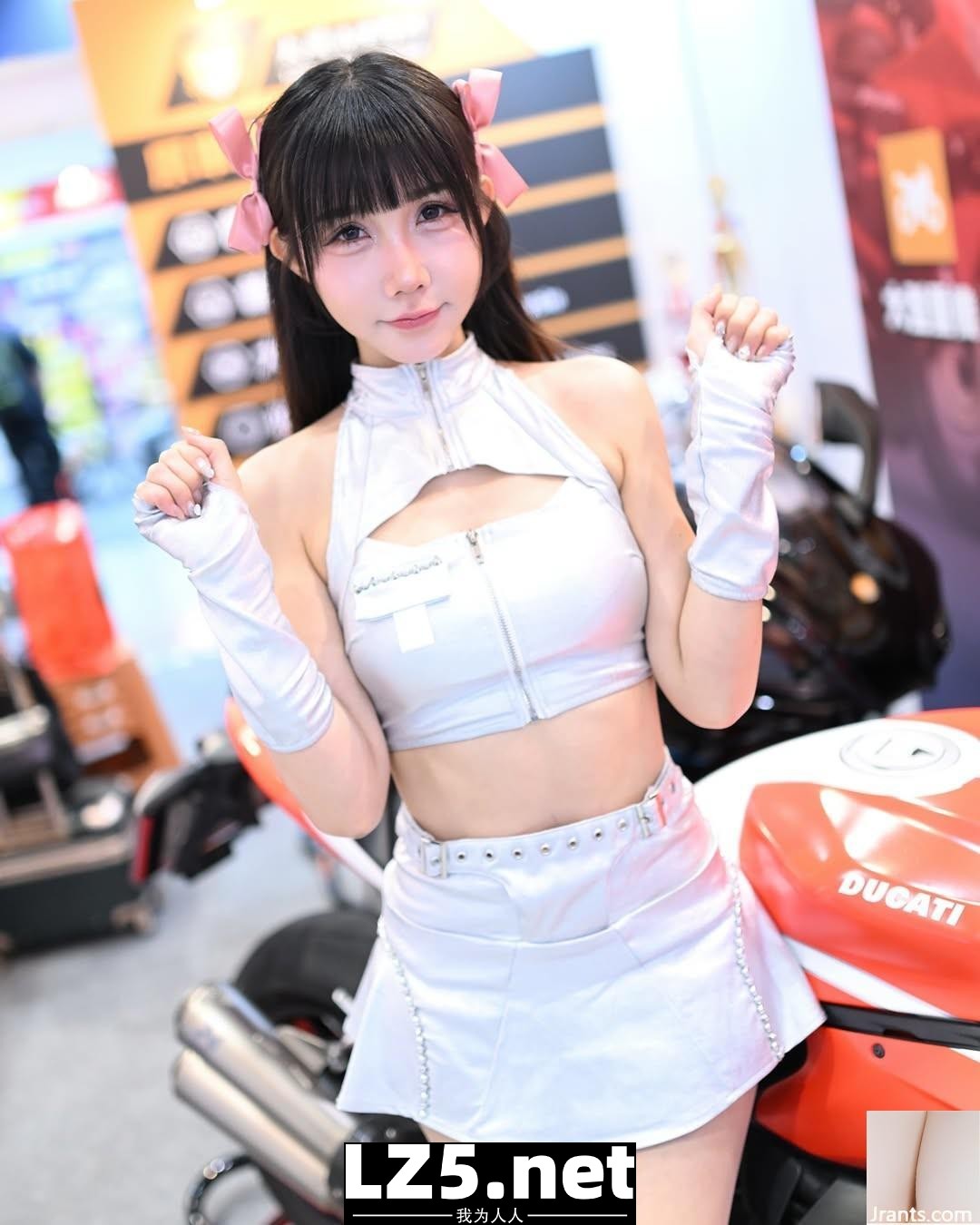 「喬喬兒QQE」完美身形成為視覺焦點 (10P)